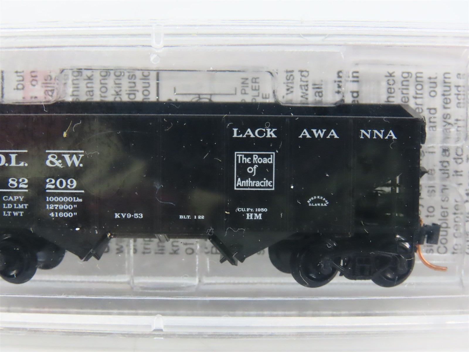 N Scale Micro-Trains 56320 Delaware, Lackawanna & Western 33' 2-Bay Hopper RTR