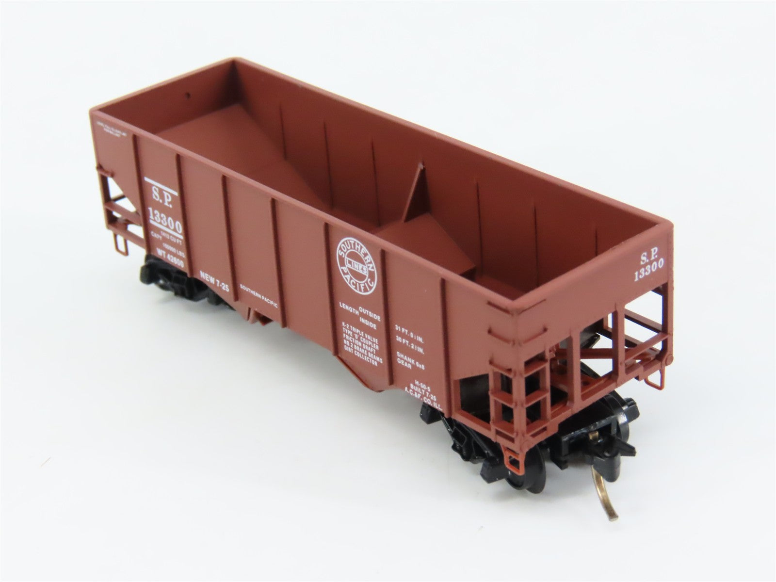 N Scale Micro-Trains 56250 SP Southern Pacific 33' 2-Bay Hopper 13300 RTR