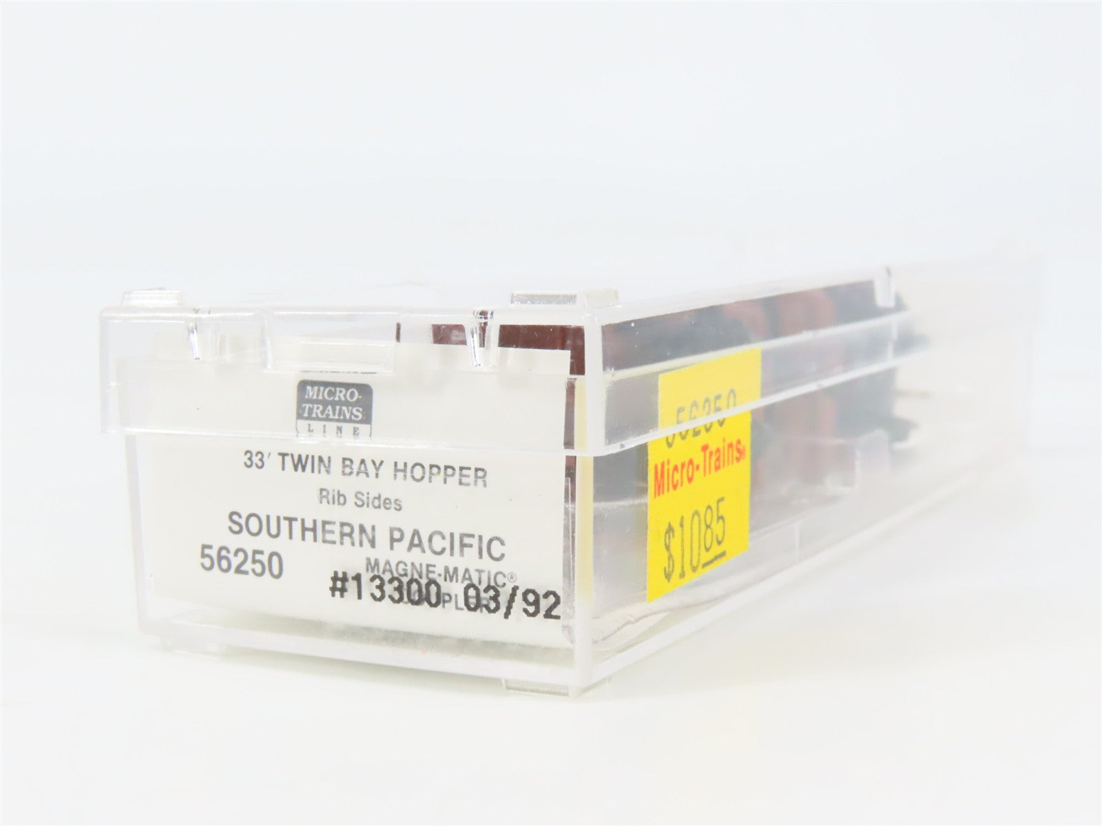N Scale Micro-Trains 56250 SP Southern Pacific 33' 2-Bay Hopper 13300 RTR