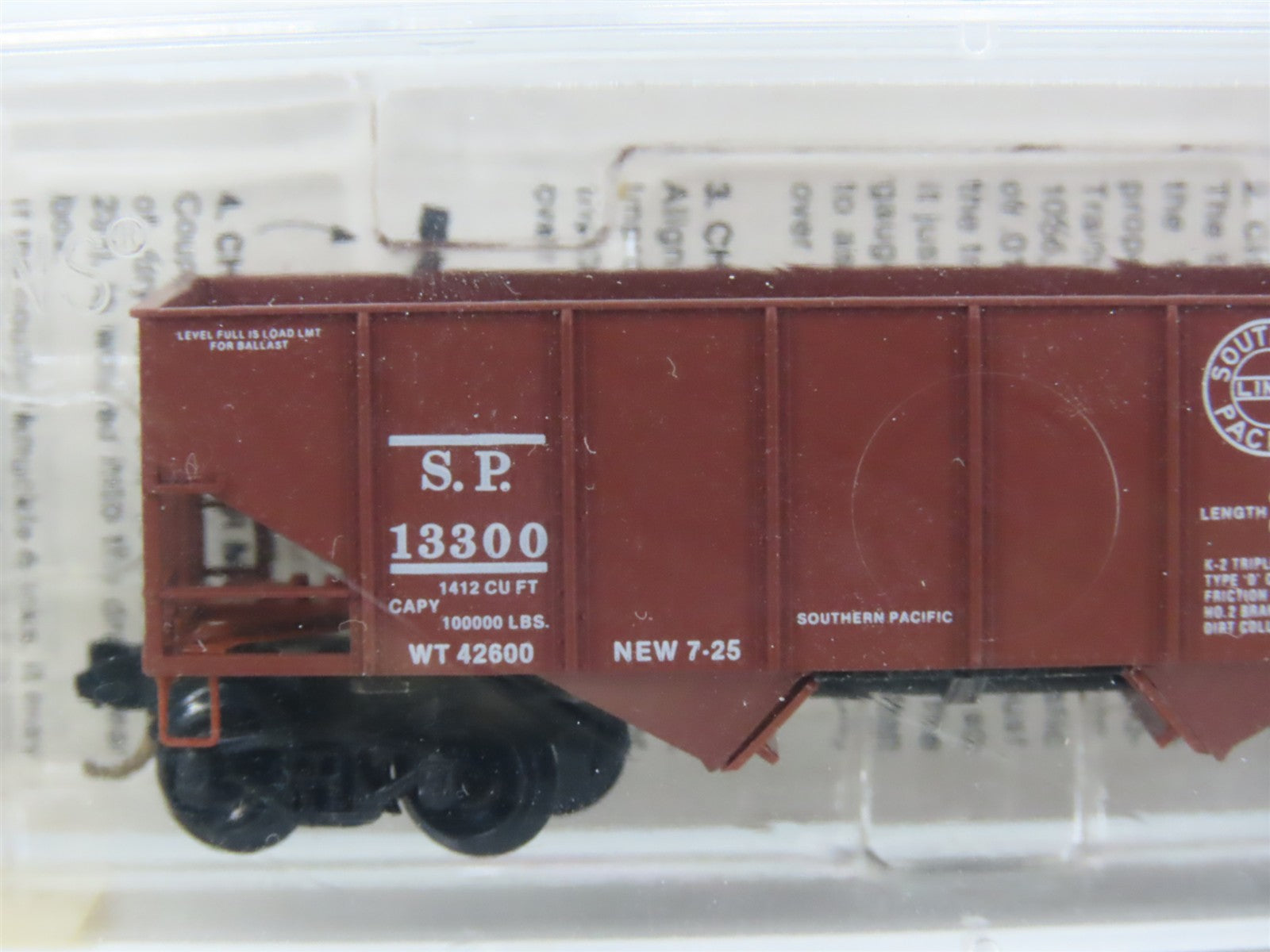 N Scale Micro-Trains 56250 SP Southern Pacific 33' 2-Bay Hopper 13300 RTR