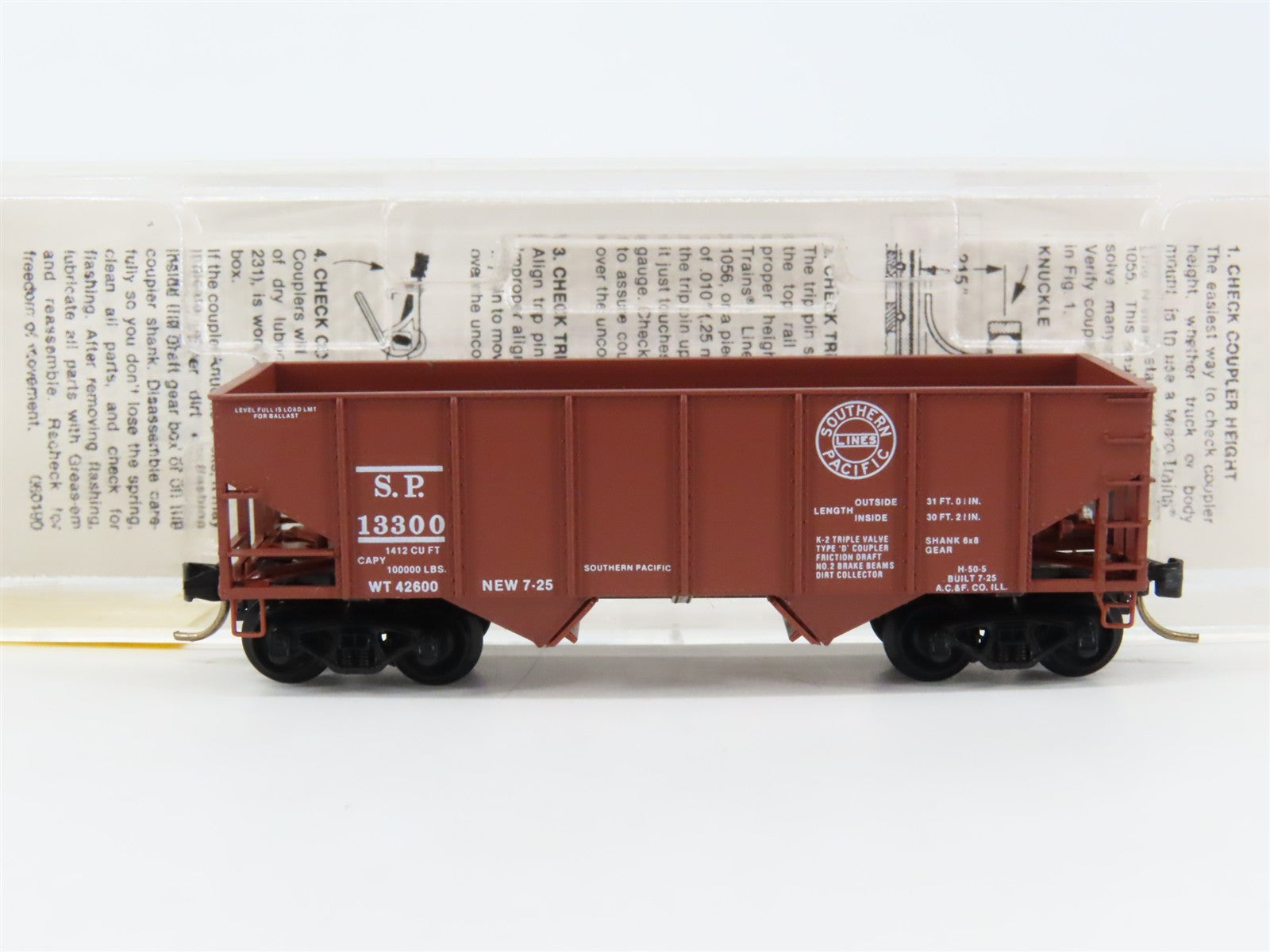 N Scale Micro-Trains 56250 SP Southern Pacific 33' 2-Bay Hopper 13300 RTR