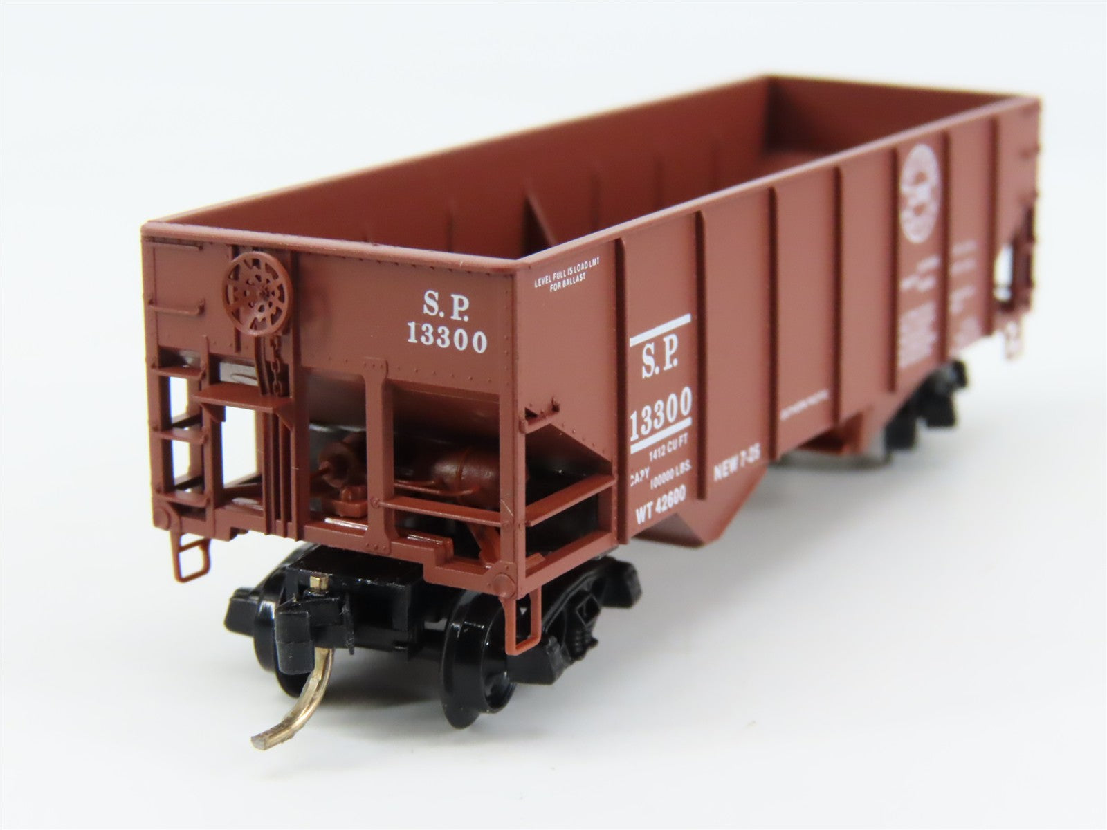 N Scale Micro-Trains 56250 SP Southern Pacific 33' 2-Bay Hopper 13300 RTR