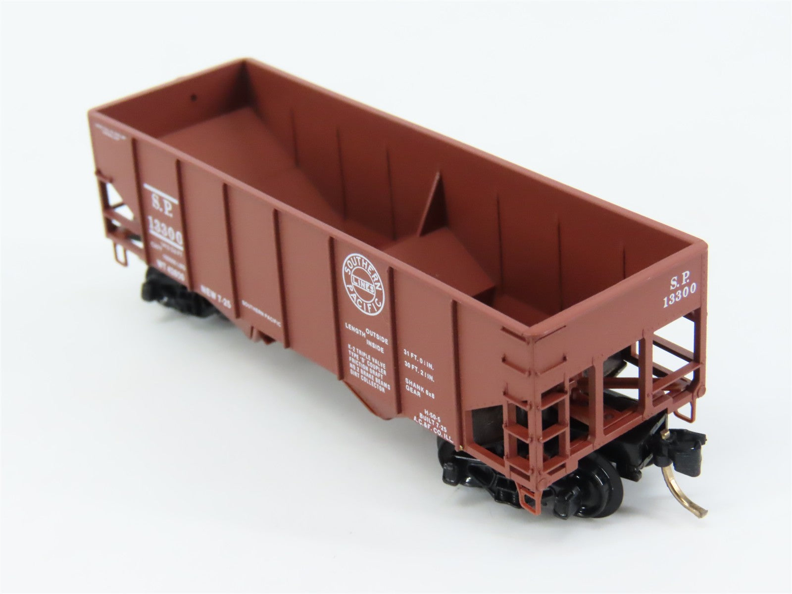 N Scale Micro-Trains 56250 SP Southern Pacific 33' 2-Bay Hopper 13300 RTR
