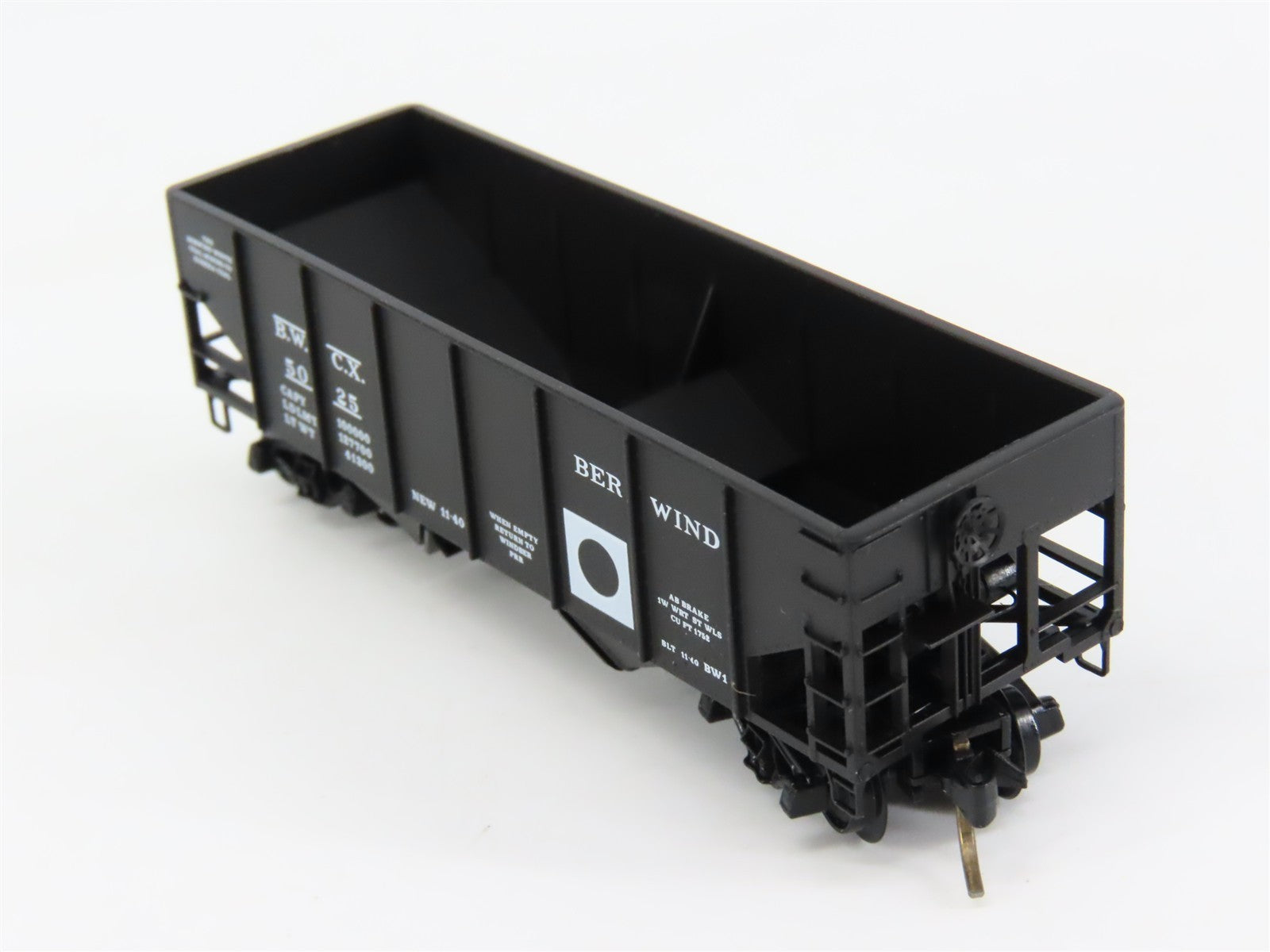 N Kadee Micro-Trains MTL 56240 BWCX Berwind-White Coal Mining 2-Bay Hopper #5025