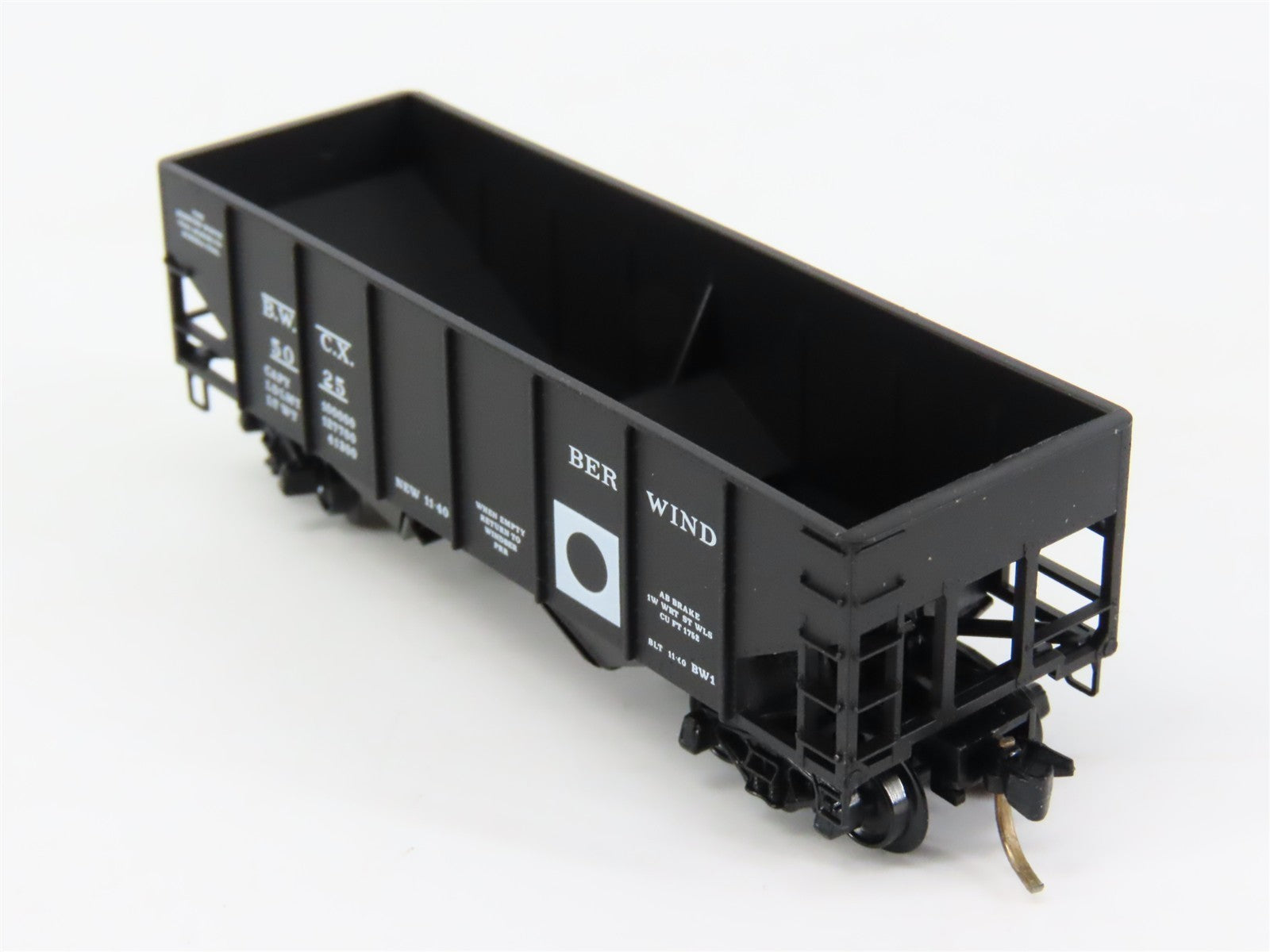 N Kadee Micro-Trains MTL 56240 BWCX Berwind-White Coal Mining 2-Bay Hopper #5025