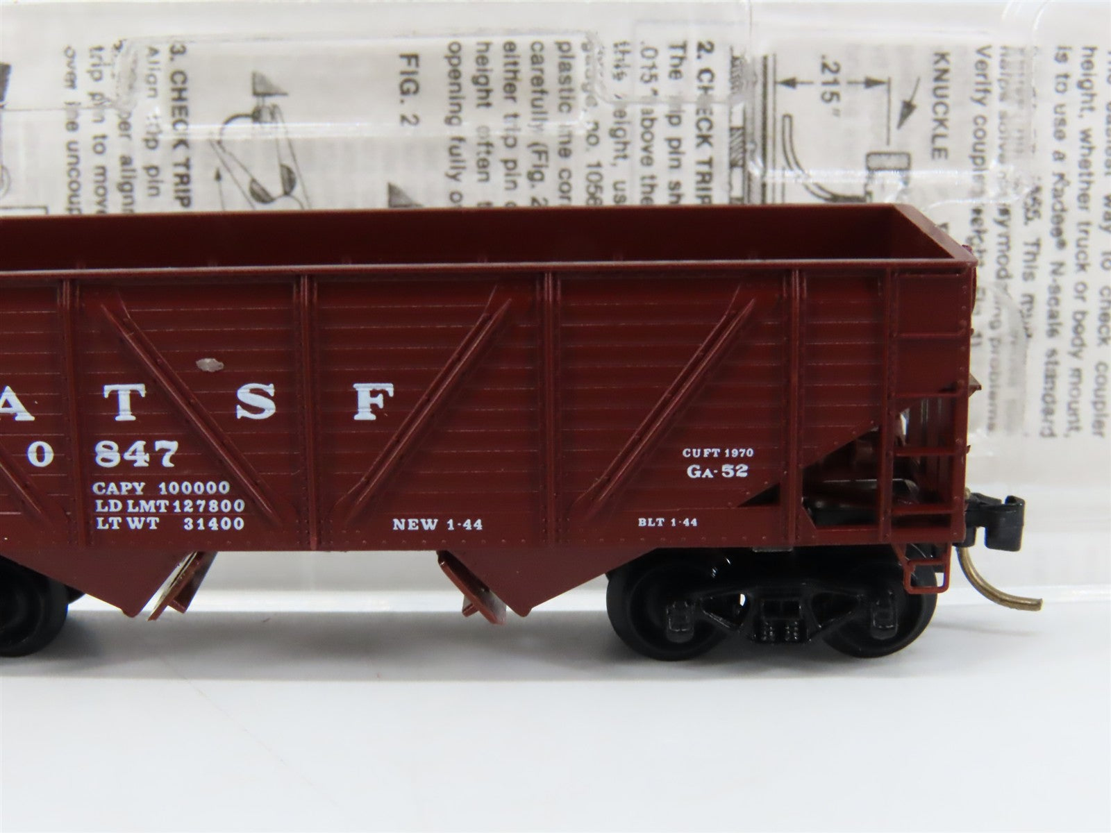N Scale Micro-Trains 57010 ATSF Santa Fe 33' 2-Bay Hopper 180847 RTR
