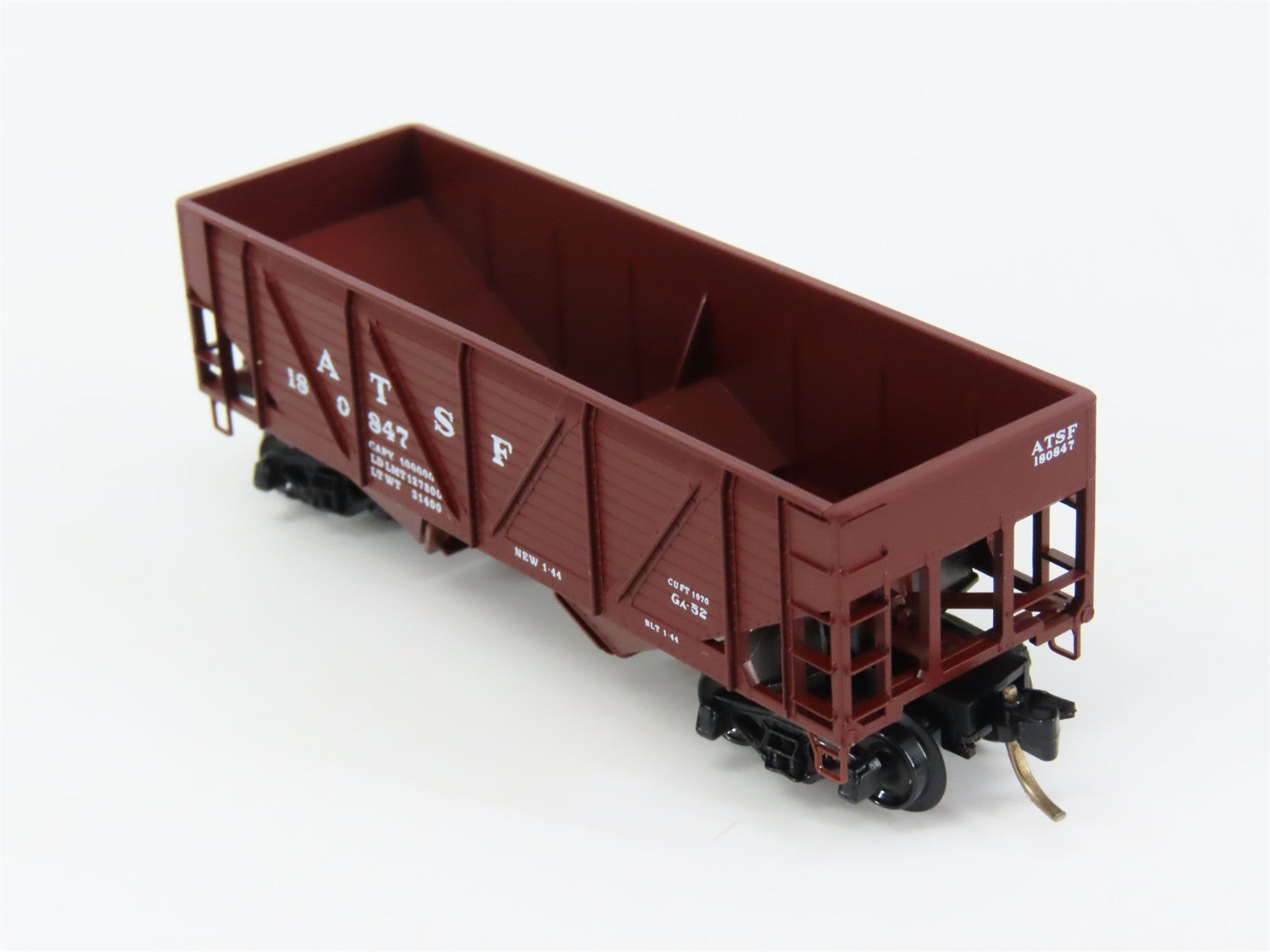 N Scale Micro-Trains 57010 ATSF Santa Fe 33' 2-Bay Hopper 180847 RTR