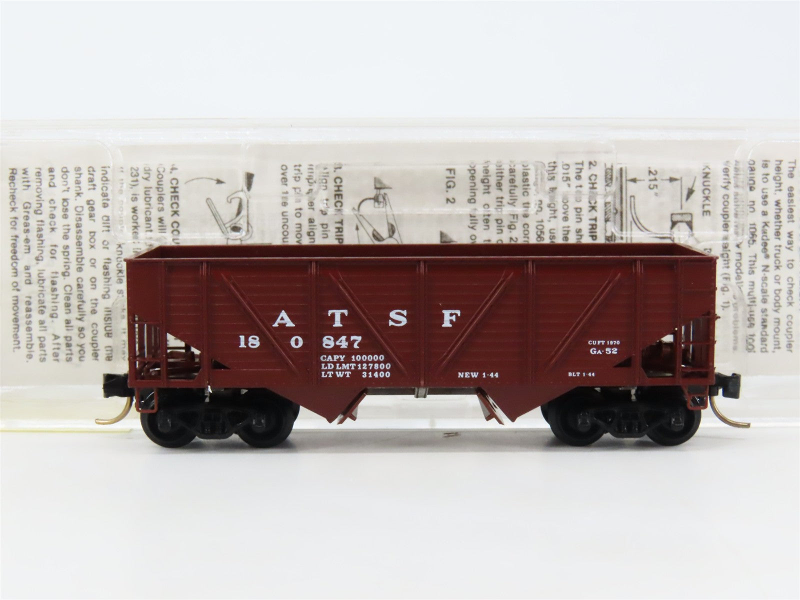 N Scale Micro-Trains 57010 ATSF Santa Fe 33' 33' 2-Bay Composite Hopper RTR