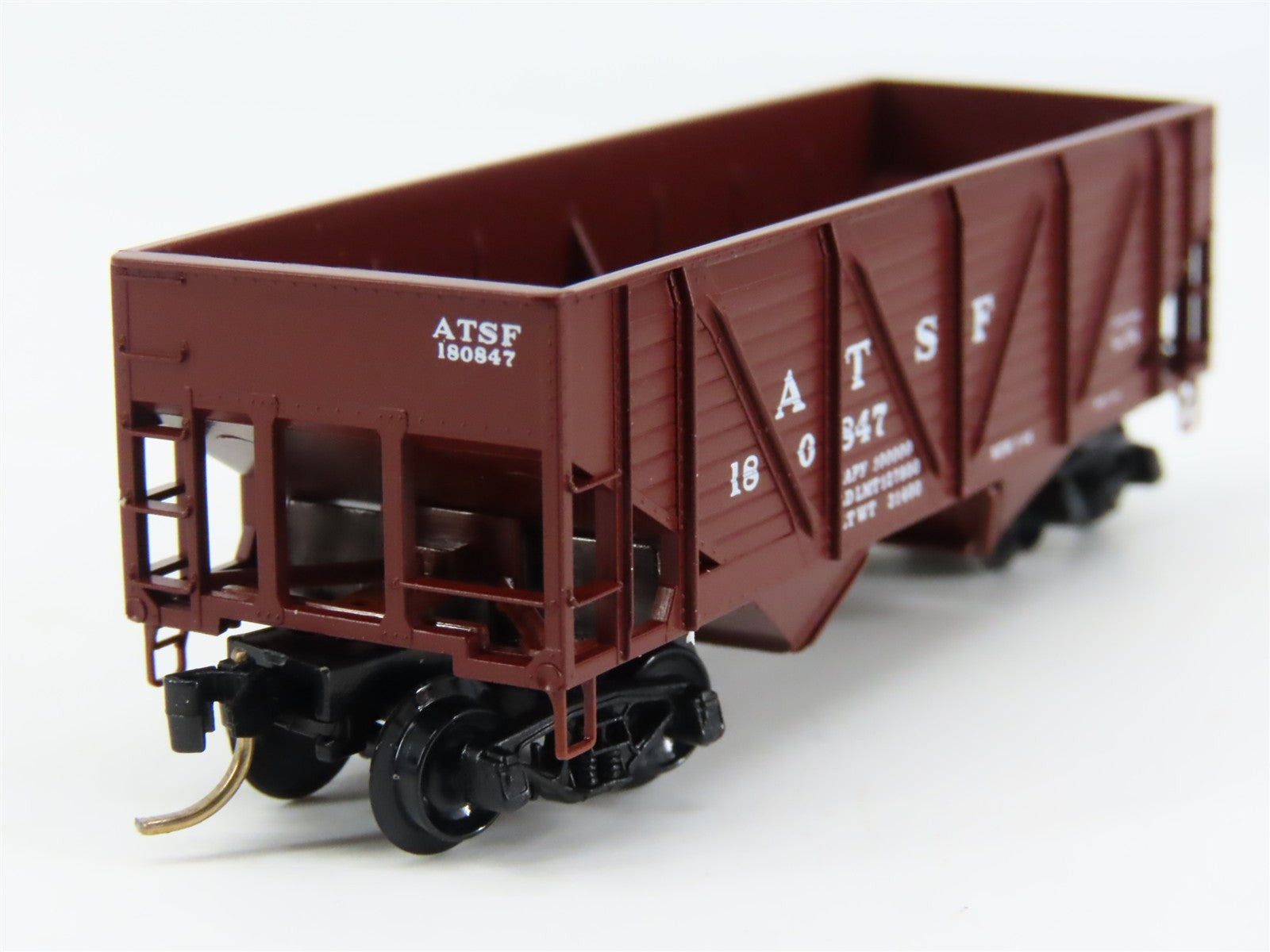 N Scale Micro-Trains 57010 ATSF Santa Fe 33' 33' 2-Bay Composite Hopper RTR