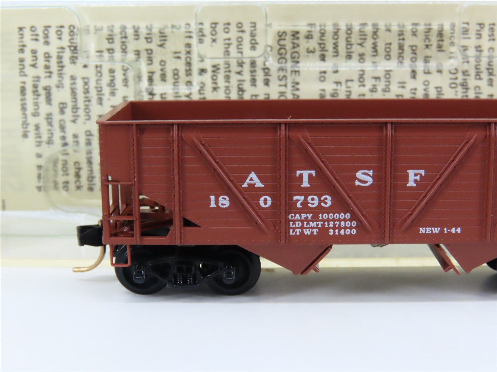 N Scale Micro-Trains 57010 ATSF Santa Fe 33' Composite Side Twin Hopper RTR