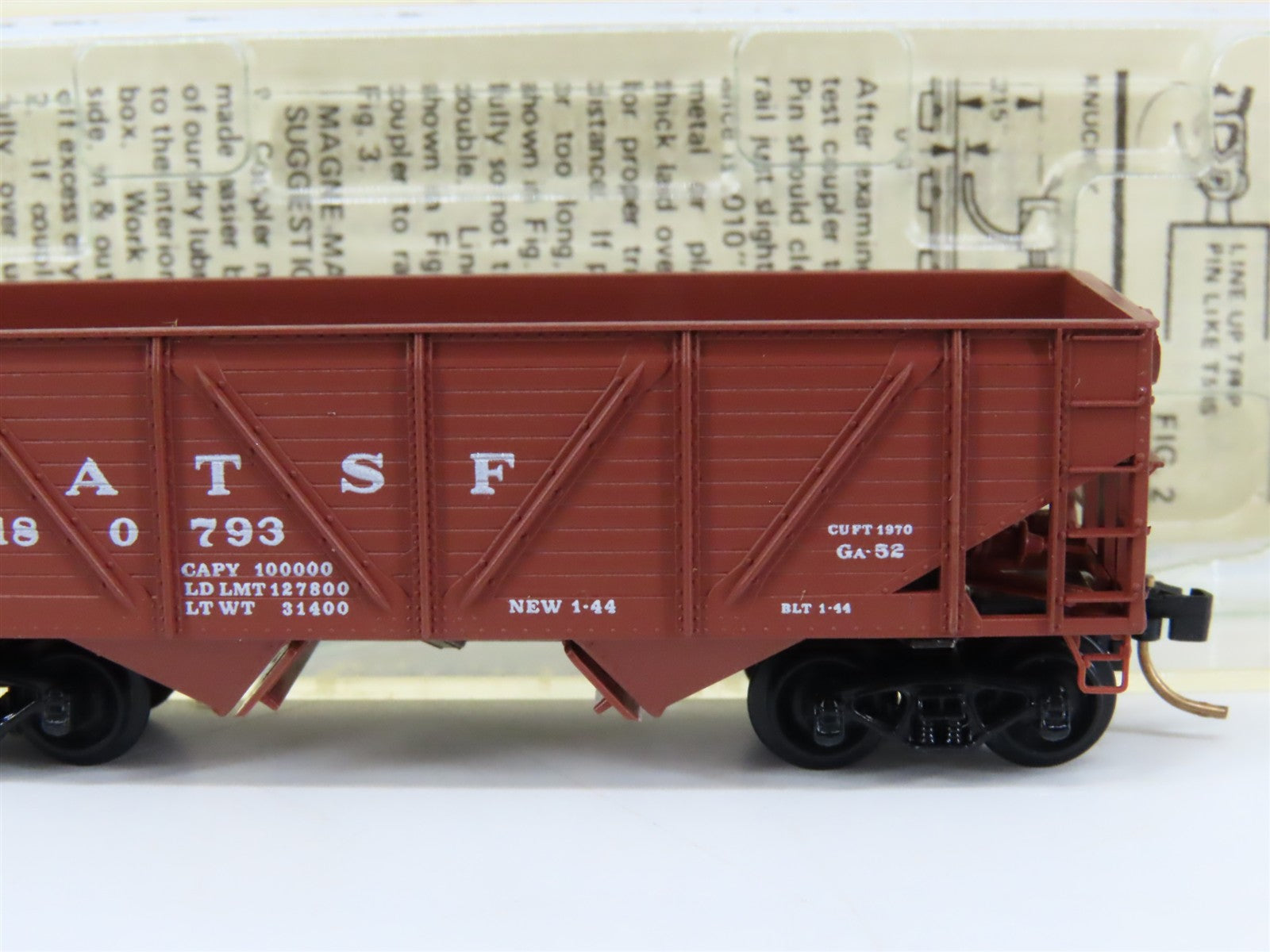 N Scale Micro-Trains 57010 ATSF Santa Fe 33' Composite Side Twin Hopper RTR