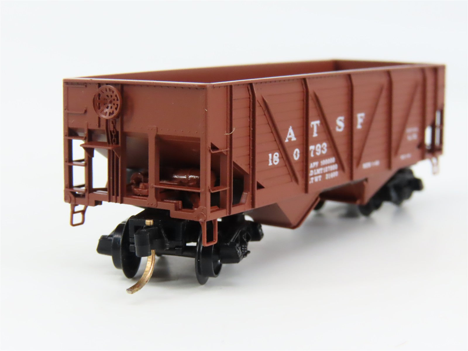 N Scale Micro-Trains 57010 ATSF Santa Fe 33' Composite Side Twin Hopper RTR