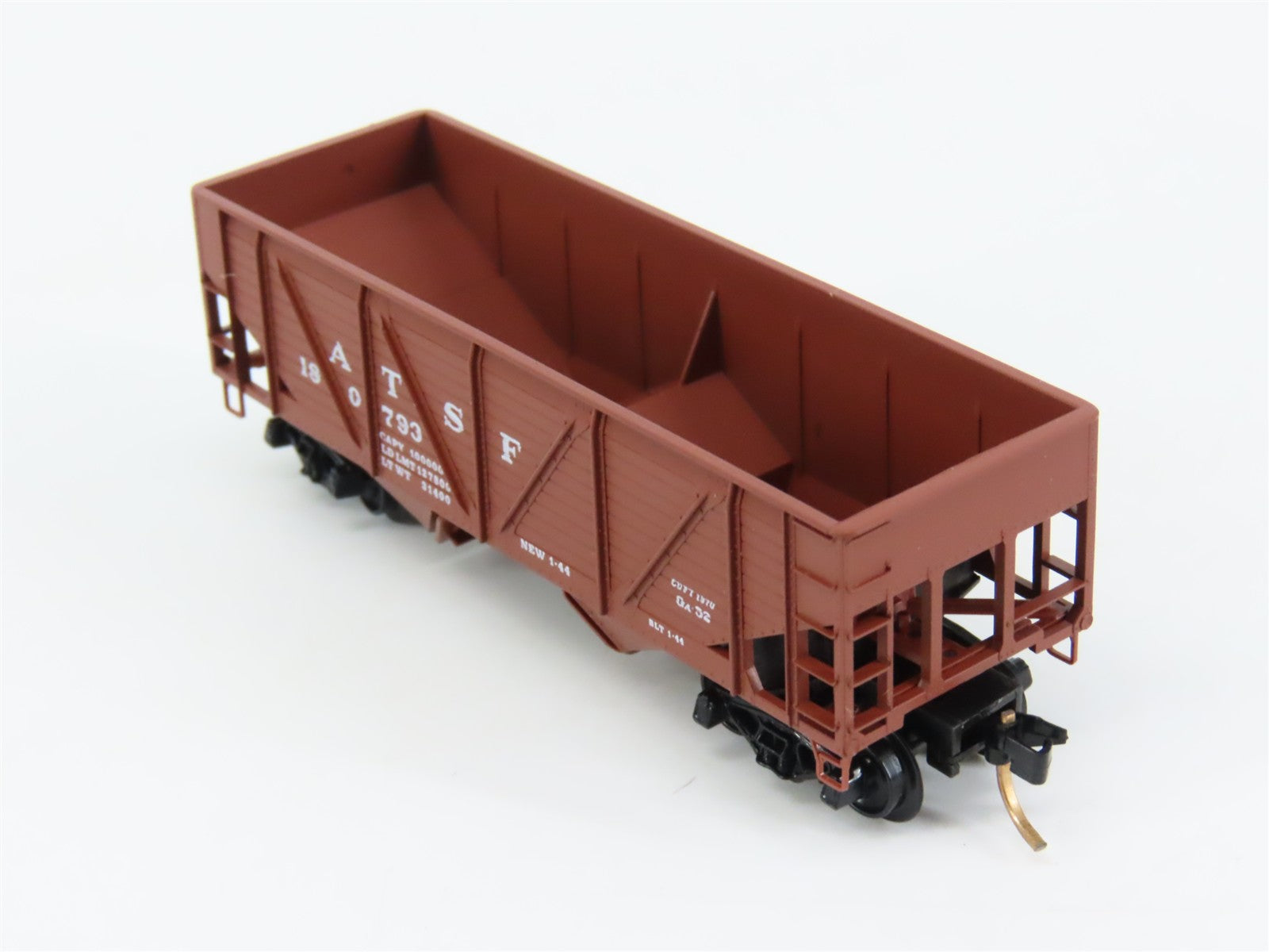 N Scale Micro-Trains 57010 ATSF Santa Fe 33' Composite Side Twin Hopper RTR