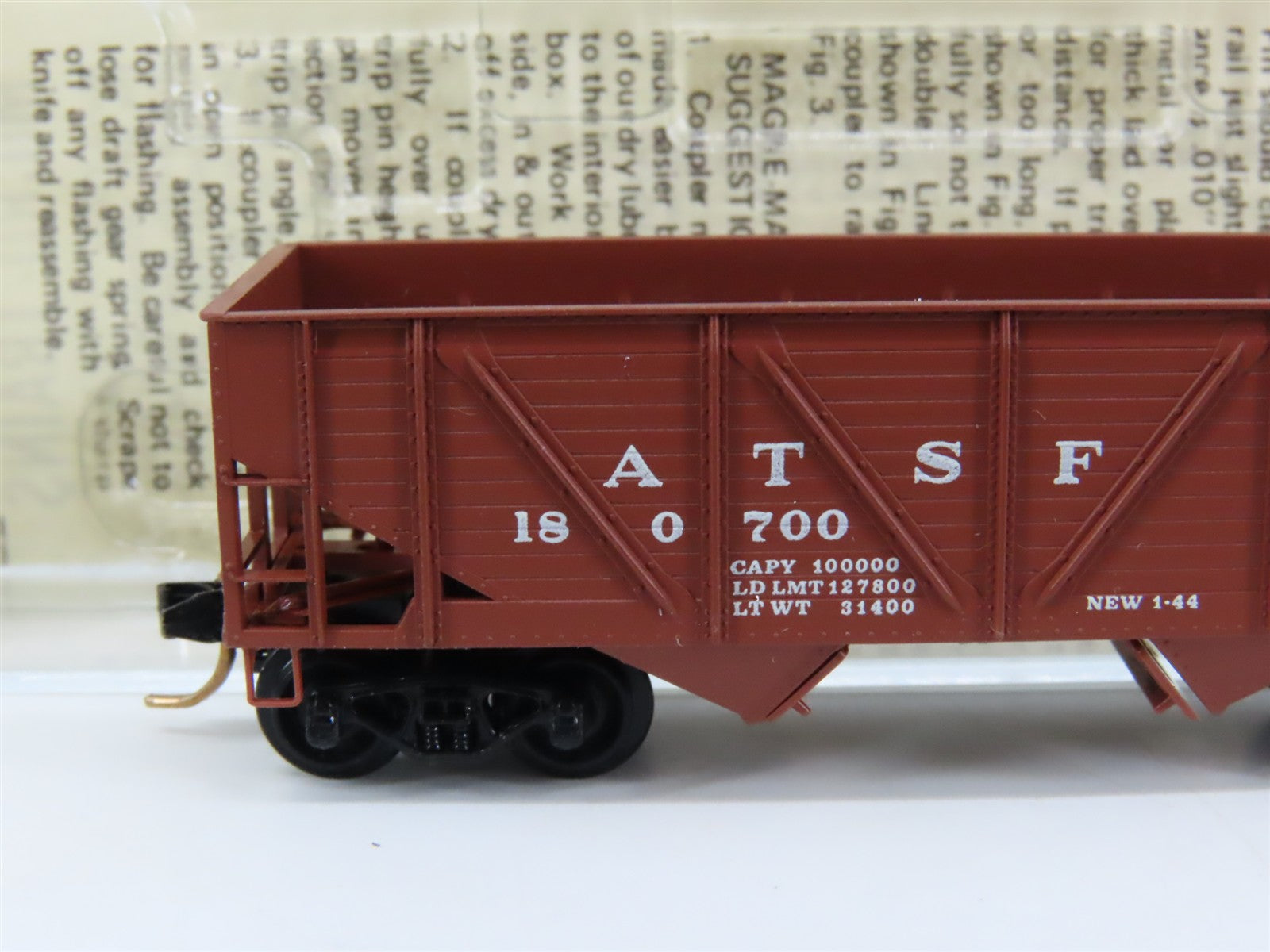 N Scale Micro-Trains 57010 ATSF Santa Fe 33' 2-Bay Hopper 180700 RTR
