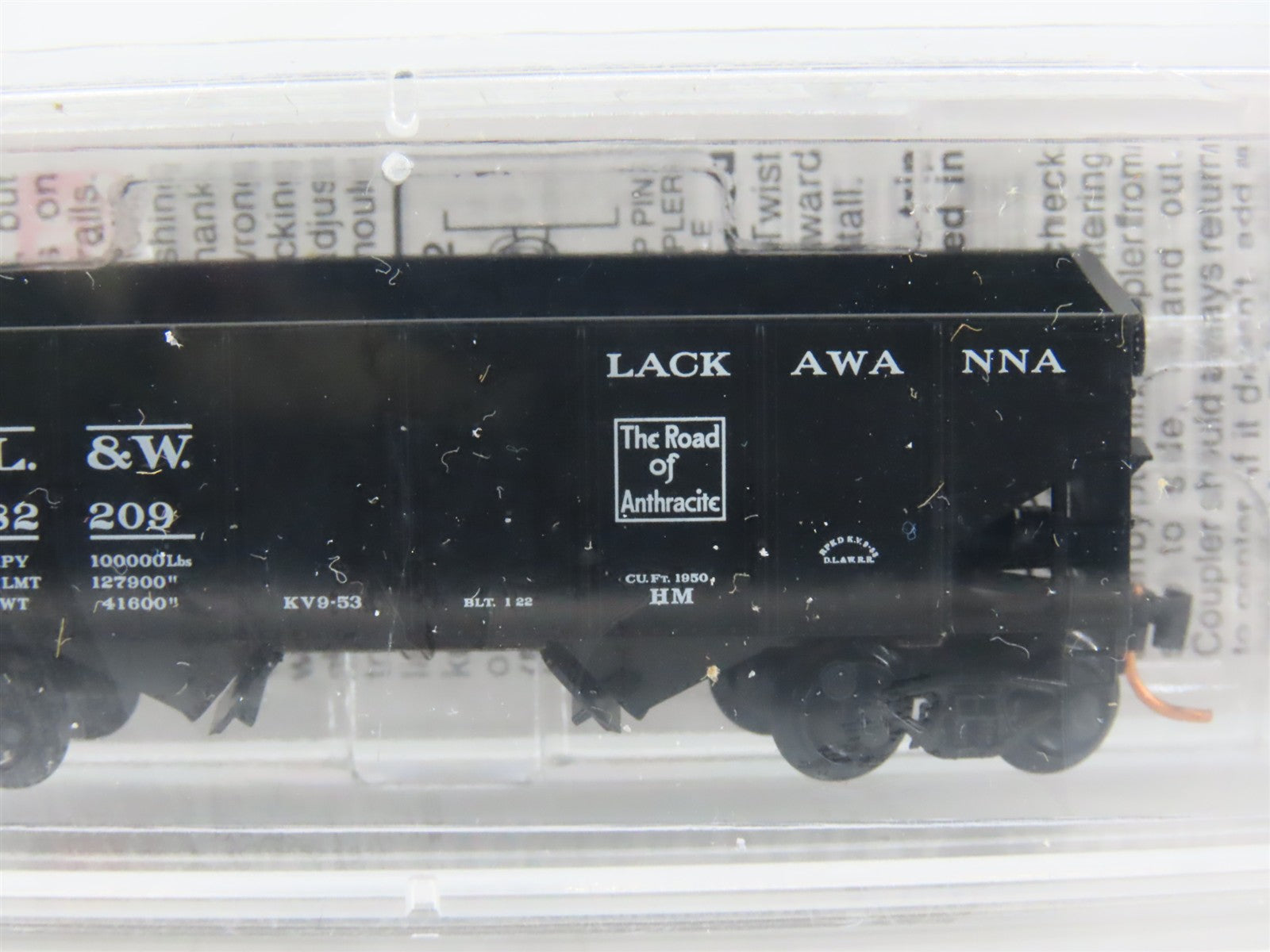 N Scale Micro-Trains 56320 Delaware, Lackawanna & Western 33' 2-Bay Hopper RTR