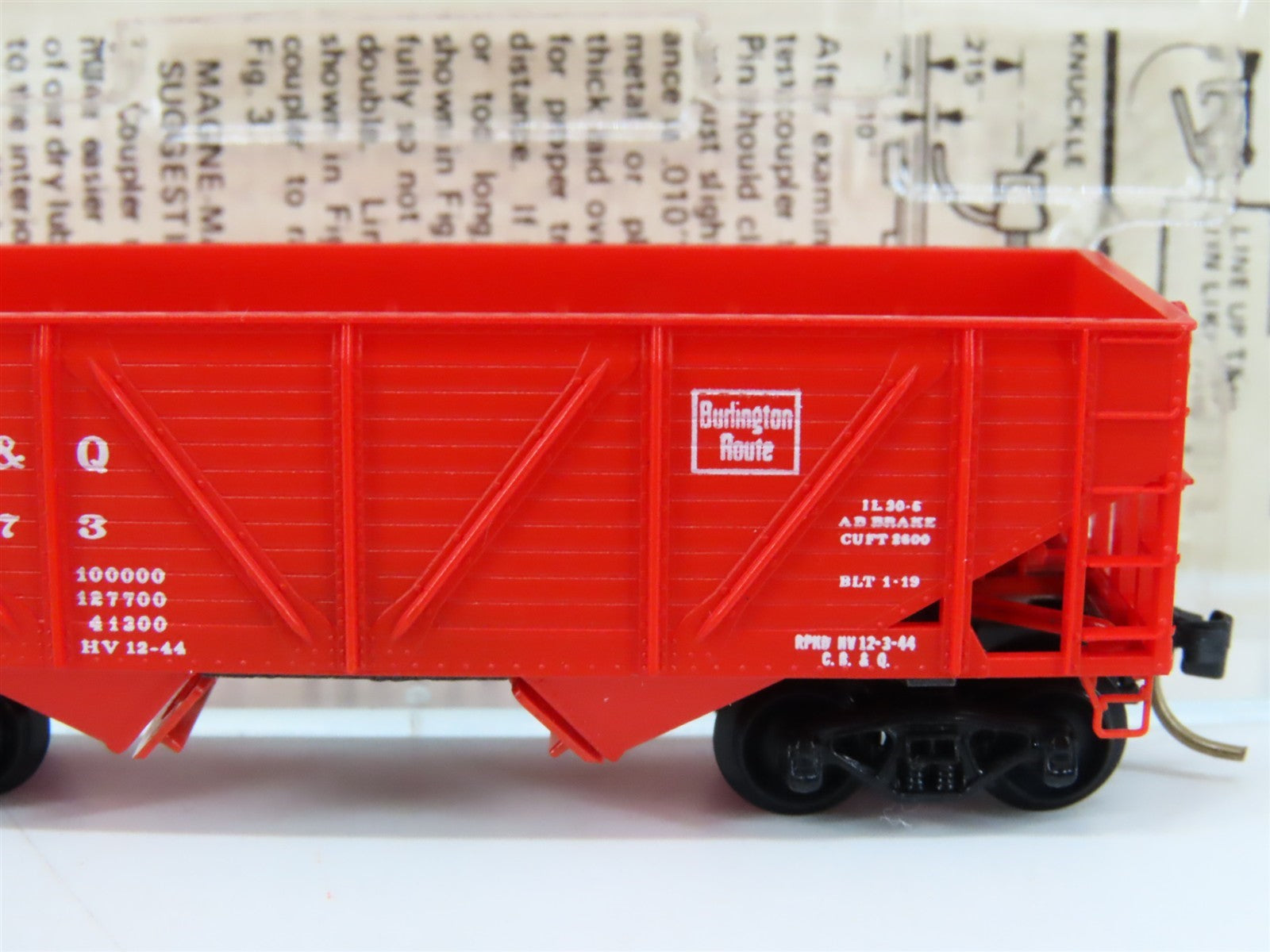 N Kadee Micro-Trains MTL 57020 CB&Q Burlington Route 2-Bay Open Hopper #194573