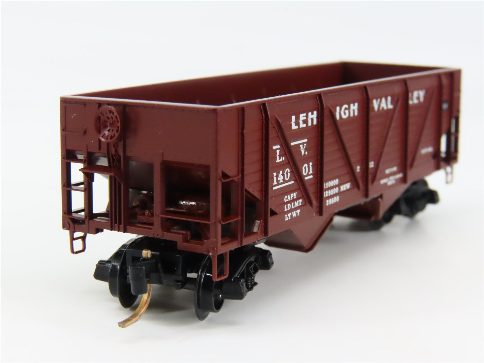 N Scale Micro-Trains 57030 LV Lehigh Valley 33' 2-Bay Hopper 14001 RTR