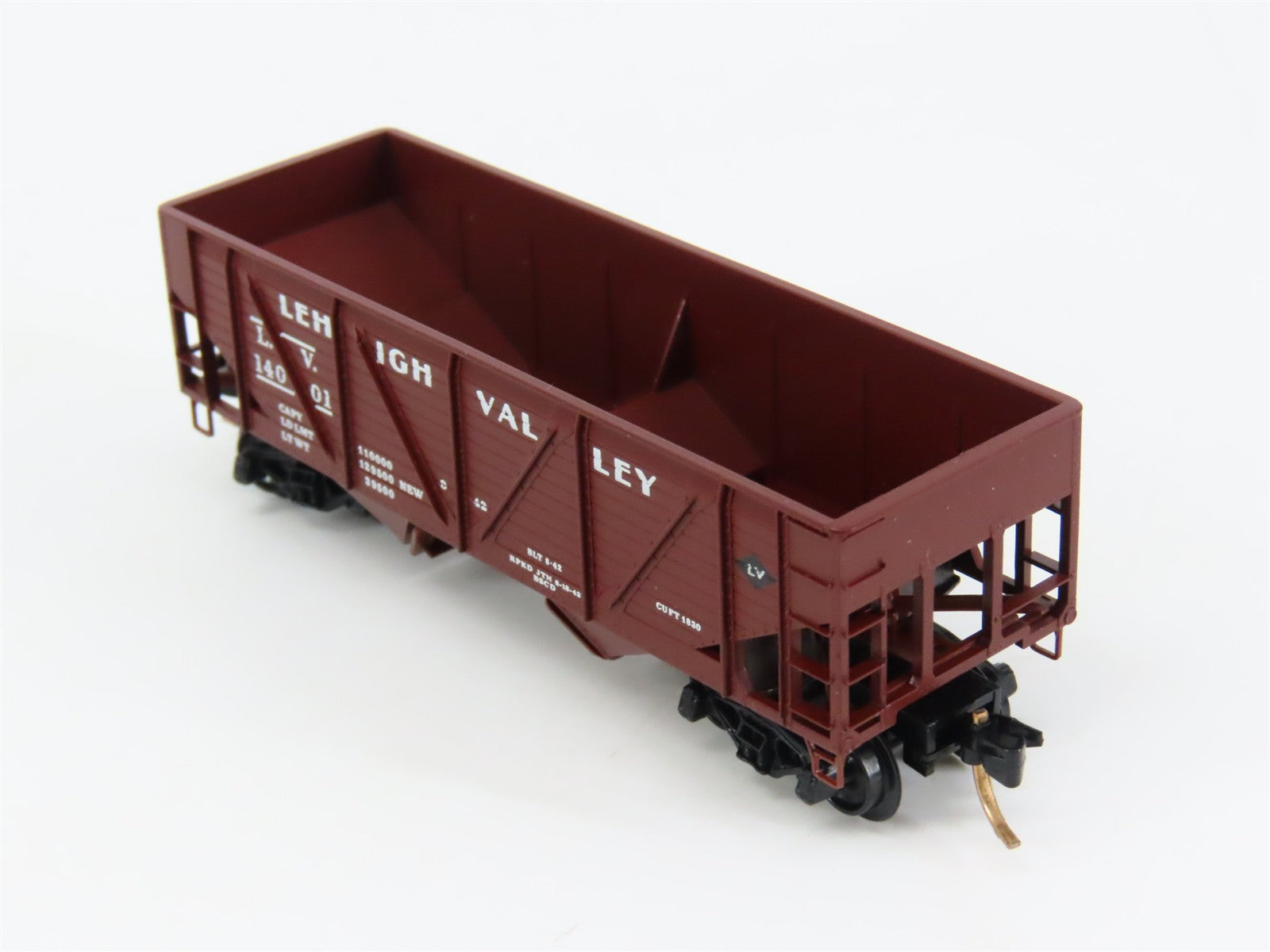 N Scale Micro-Trains 57030 LV Lehigh Valley 33' 2-Bay Hopper 14001 RTR