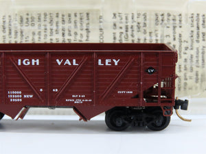 N Scale Micro-Trains 57030 LV Lehigh Valley 33' 2-Bay Composite Twin Hopper RTR