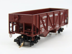 N Scale Micro-Trains 57030 LV Lehigh Valley 33' 2-Bay Composite Twin Hopper RTR