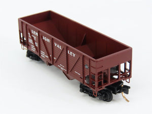 N Scale Micro-Trains 57030 LV Lehigh Valley 33' 2-Bay Composite Twin Hopper RTR