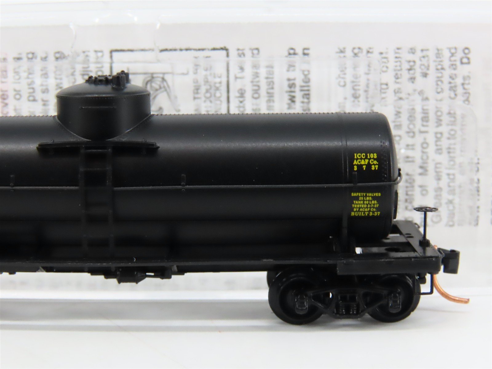 N Scale Micro-Trains 65060 Union Tank Car Company 39' Single Dome Tank Car RTR