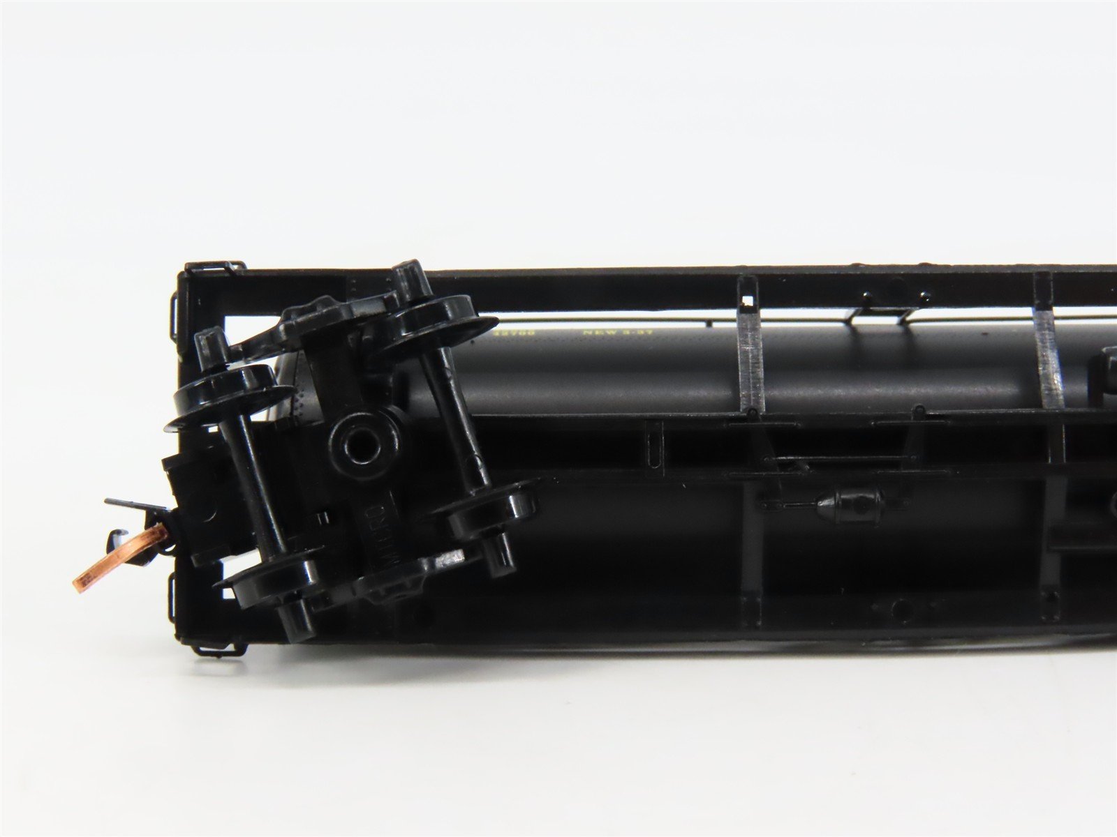 N Scale Micro-Trains 65060 Union Tank Car Company 39' Single Dome Tank Car RTR