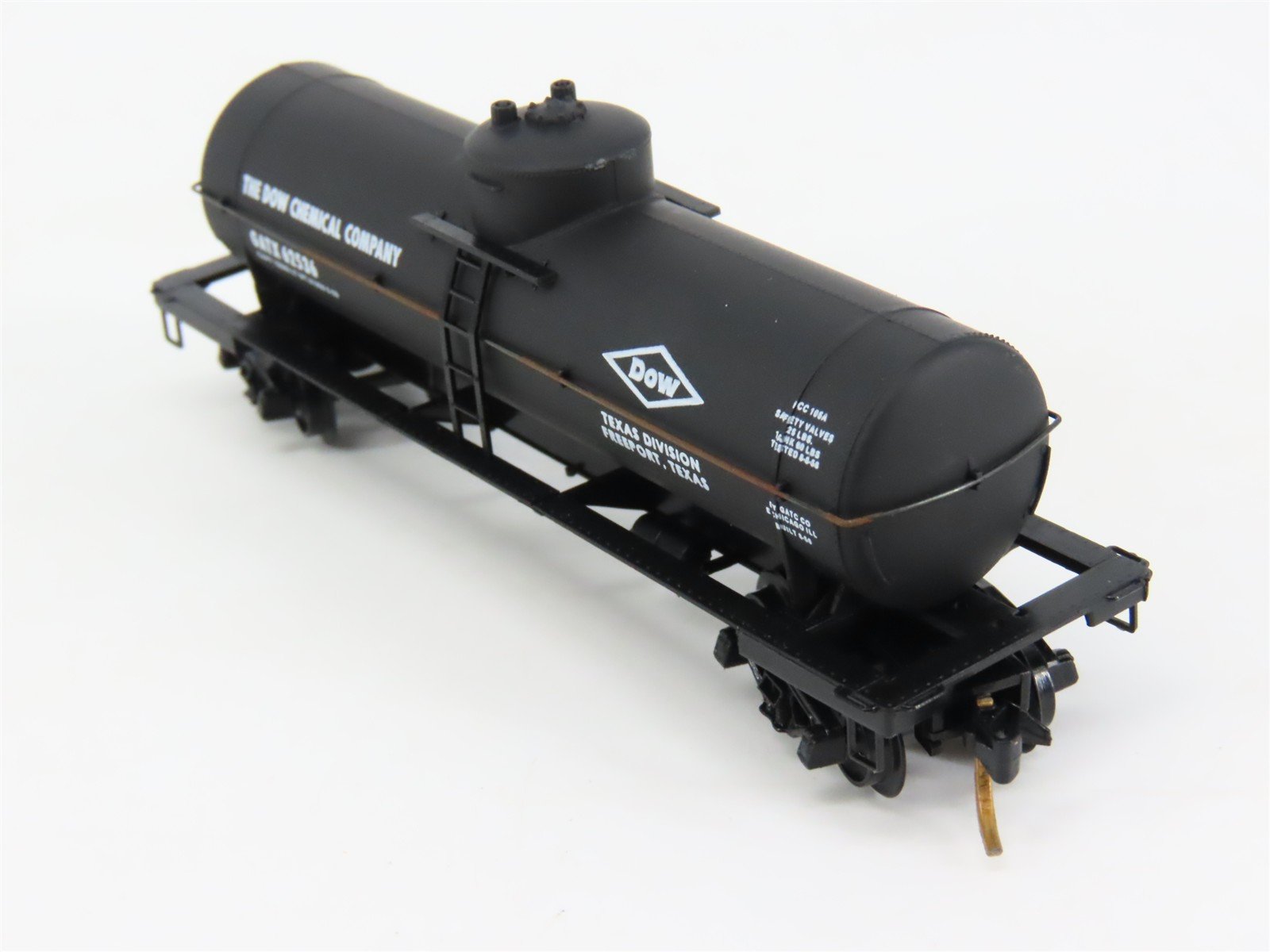 N Scale Micro-Trains 65100 GATX Dow Chemical 39' Single Dome Tank Car 62536 RTR