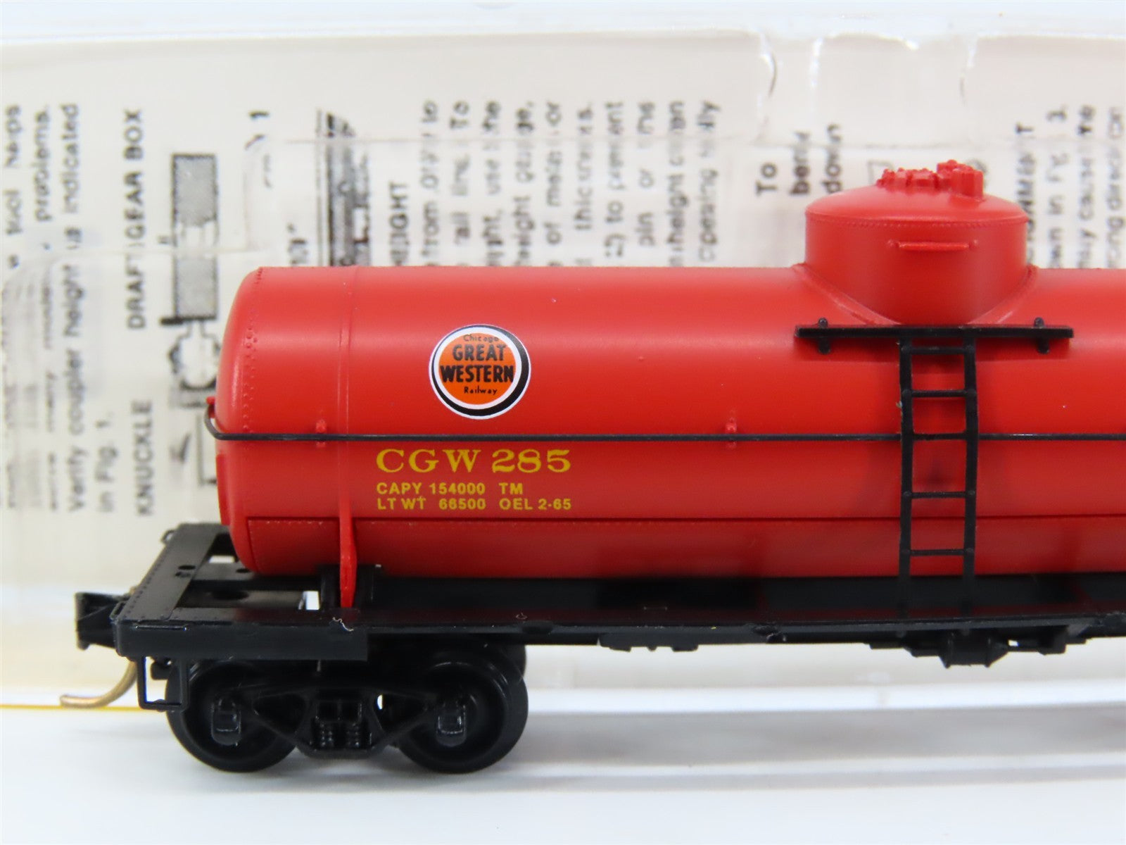 N Micro-Trains MTL 65300 CGW Chicago Great Western 39' Single Dome Tank Car #285