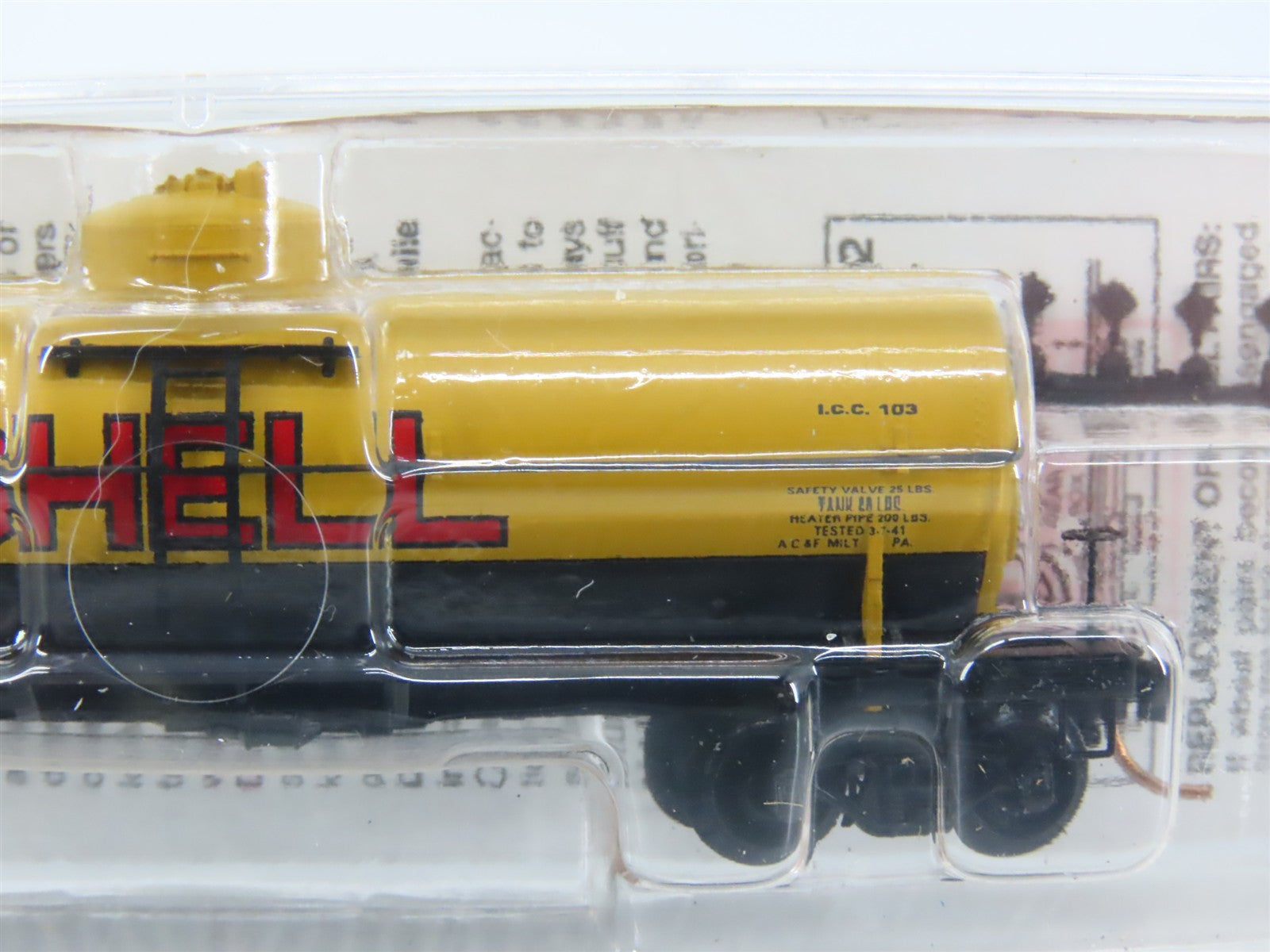 N Scale Micro-Trains MTL 65090/2 SCCX Shell Oil 39' Single Dome Tank Car #1114