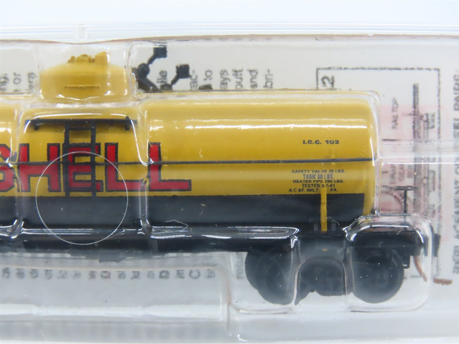 N Scale Micro-Trains MTL 65090/2 SCCX Shell Oil 39' Single Dome Tank Car #1114