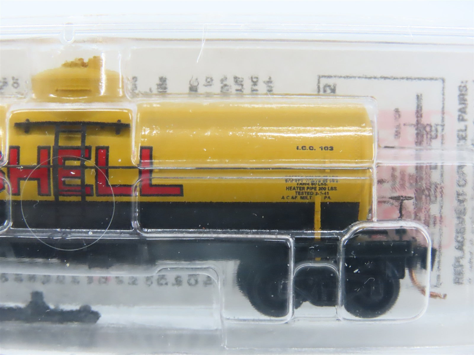 N Scale Micro-Trains MTL 65090/1 SCCX Shell Oil 39' Single Dome Tank Car #1106