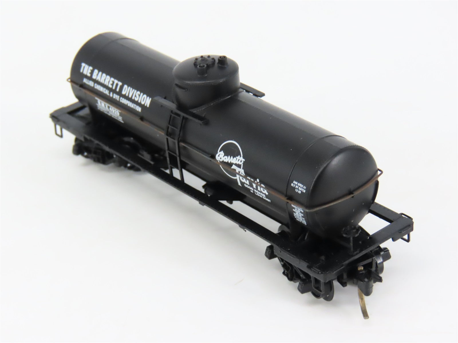 N Scale Micro-Trains 65150 BMX Barrett Division 39' Single Dome Tank Car RTR