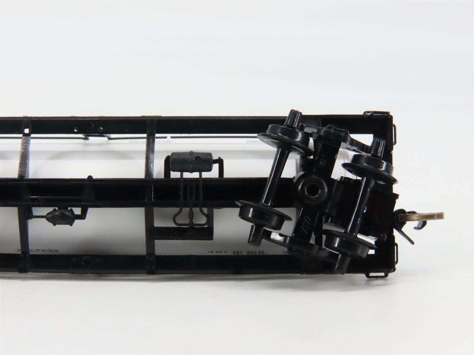 N Scale Micro-Trains 65120 MOBX Mobil Oil 39' Single Dome Tank Car 11129 RTR