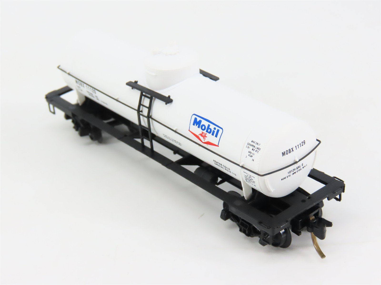 N Scale Micro-Trains 65120 MOBX Mobil Oil 39' Single Dome Tank Car 11129 RTR