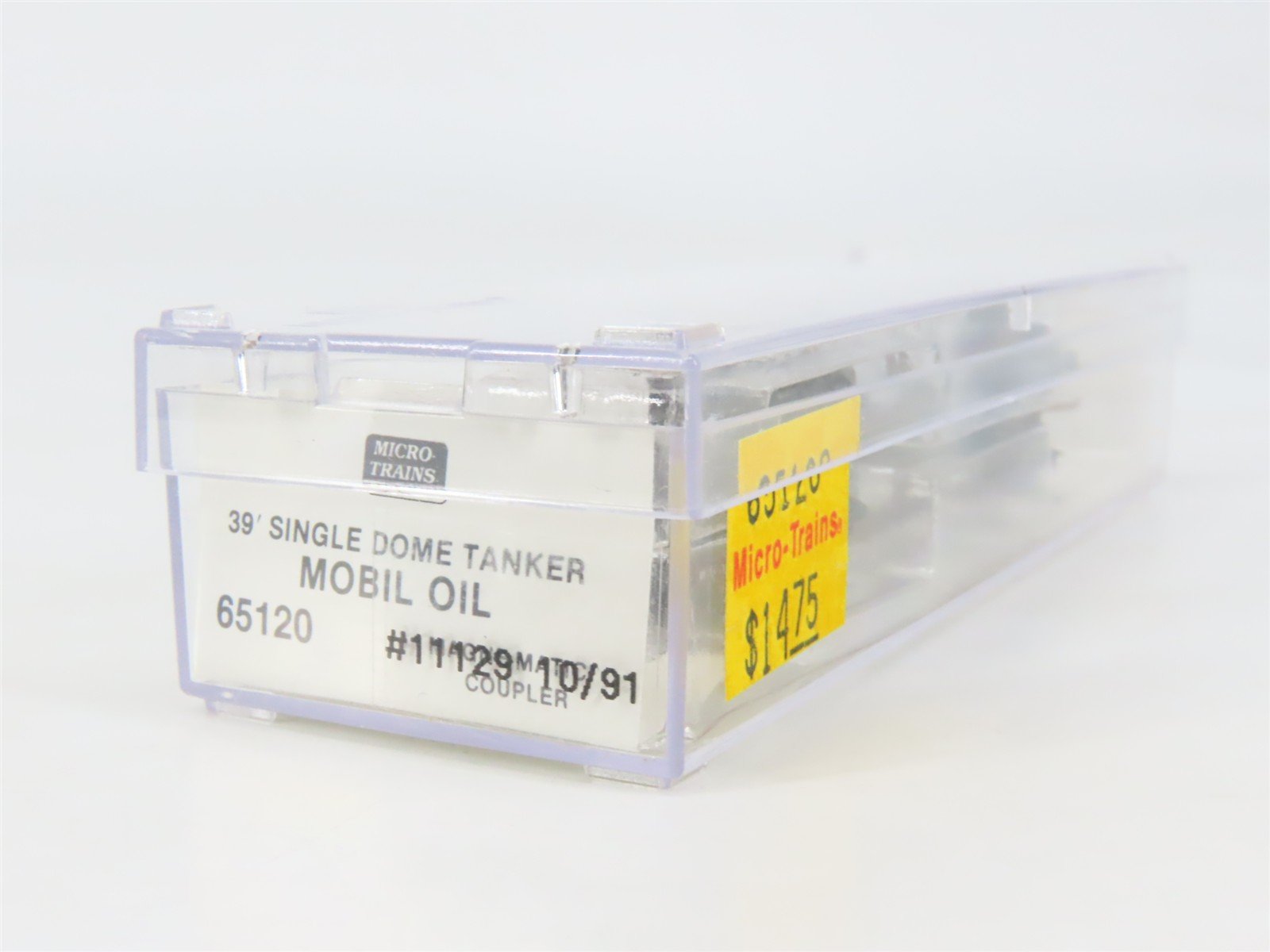 N Scale Micro-Trains 65120 MOBX Mobil Oil 39' Single Dome Tank Car 11129 RTR