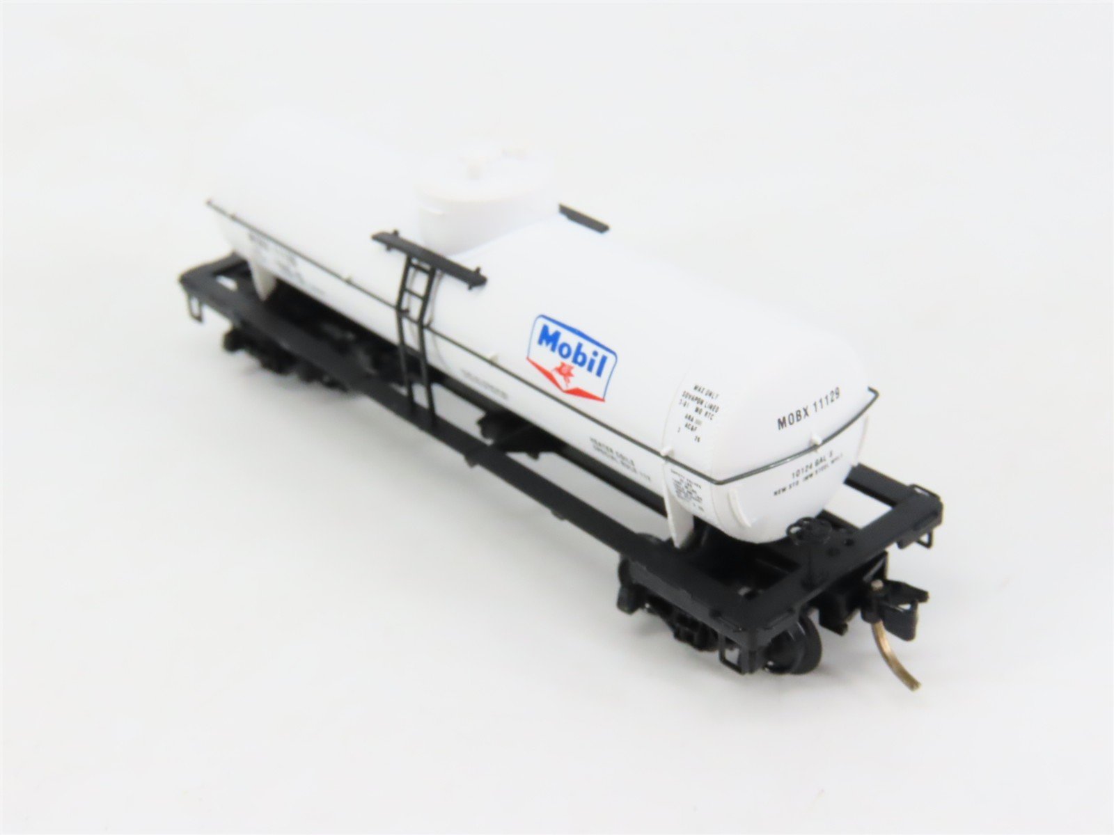 N Scale Micro-Trains 65120 MOBX Mobil Oil 39' Tank Car 11129 RTR