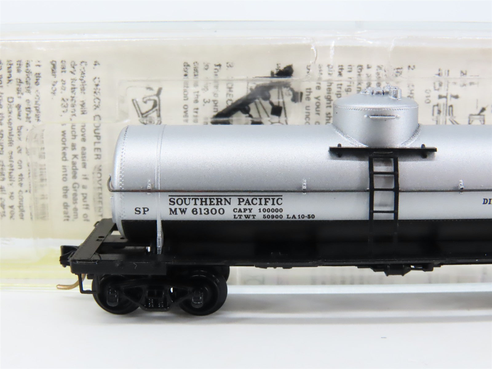 N Scale Micro-Trains MTL 65200 SP Southern Pacific 39' Single Dome Tank Car RTR
