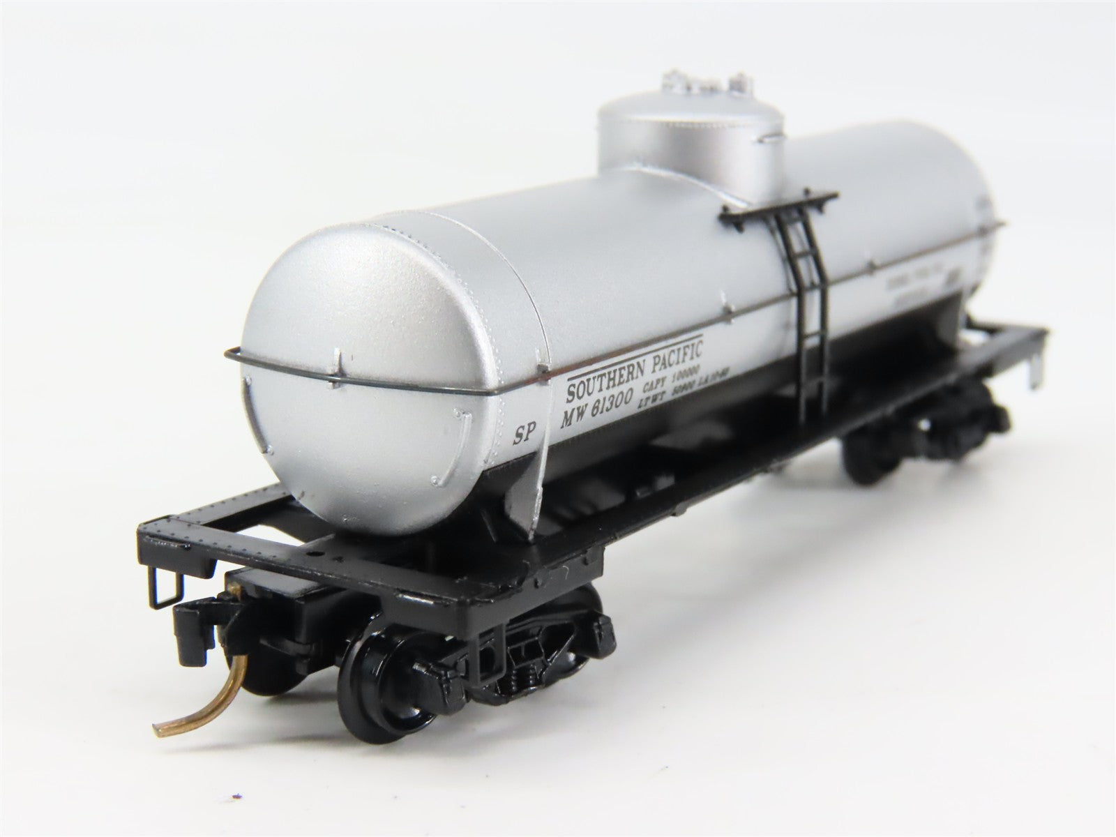N Scale Micro-Trains MTL 65200 SP Southern Pacific 39' Single Dome Tank Car RTR
