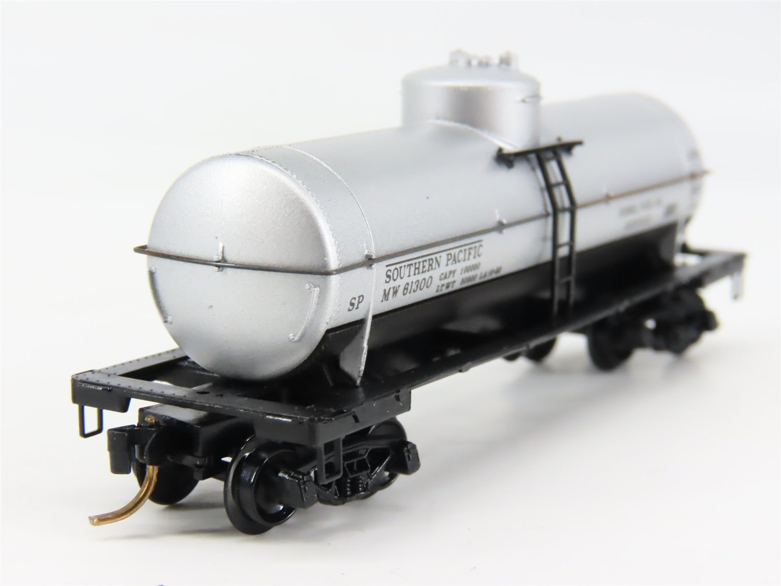 N Scale Micro-Trains MTL 65200 SP Southern Pacific 39' Single Dome Tank Car RTR