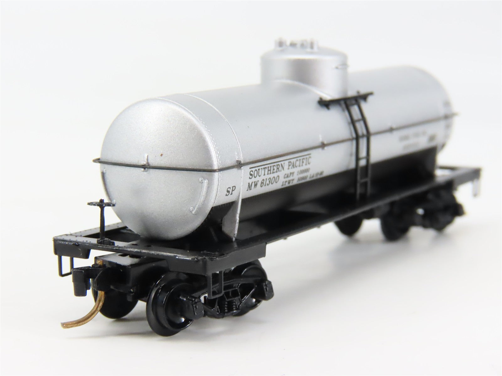 N Scale Micro-Trains MTL 65200 SP Southern Pacific 39' Single Dome Tank Car RTR