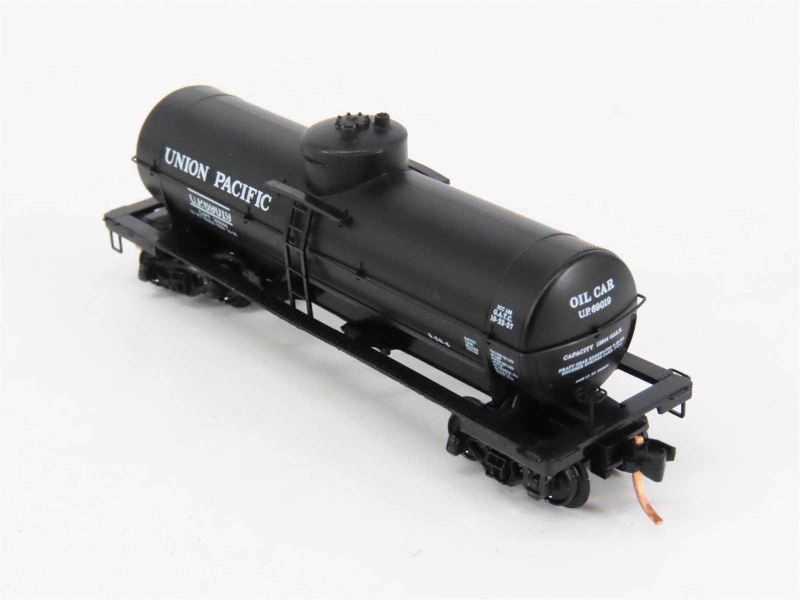 N Scale Micro-Trains MTL 65180 UP Union Pacific 39' Single Dome Tank Car RTR