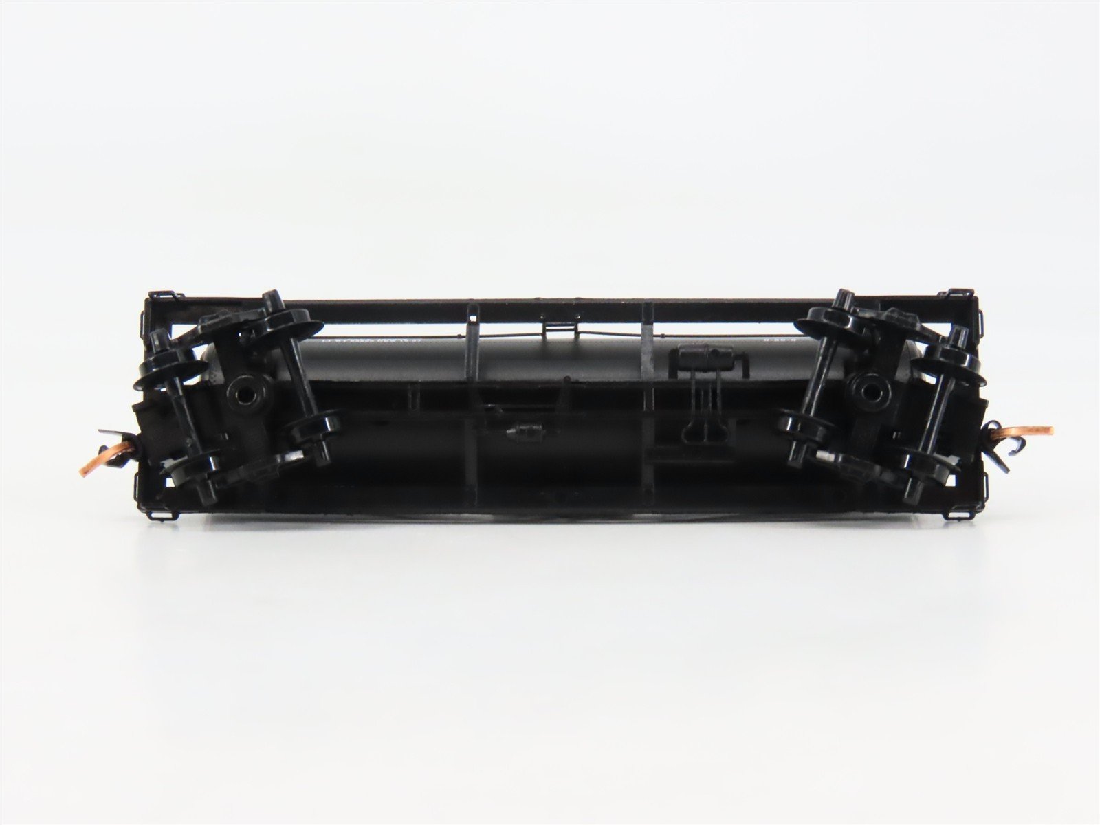 N Scale Micro-Trains MTL 65180 UP Union Pacific 39' Single Dome Tank Car RTR