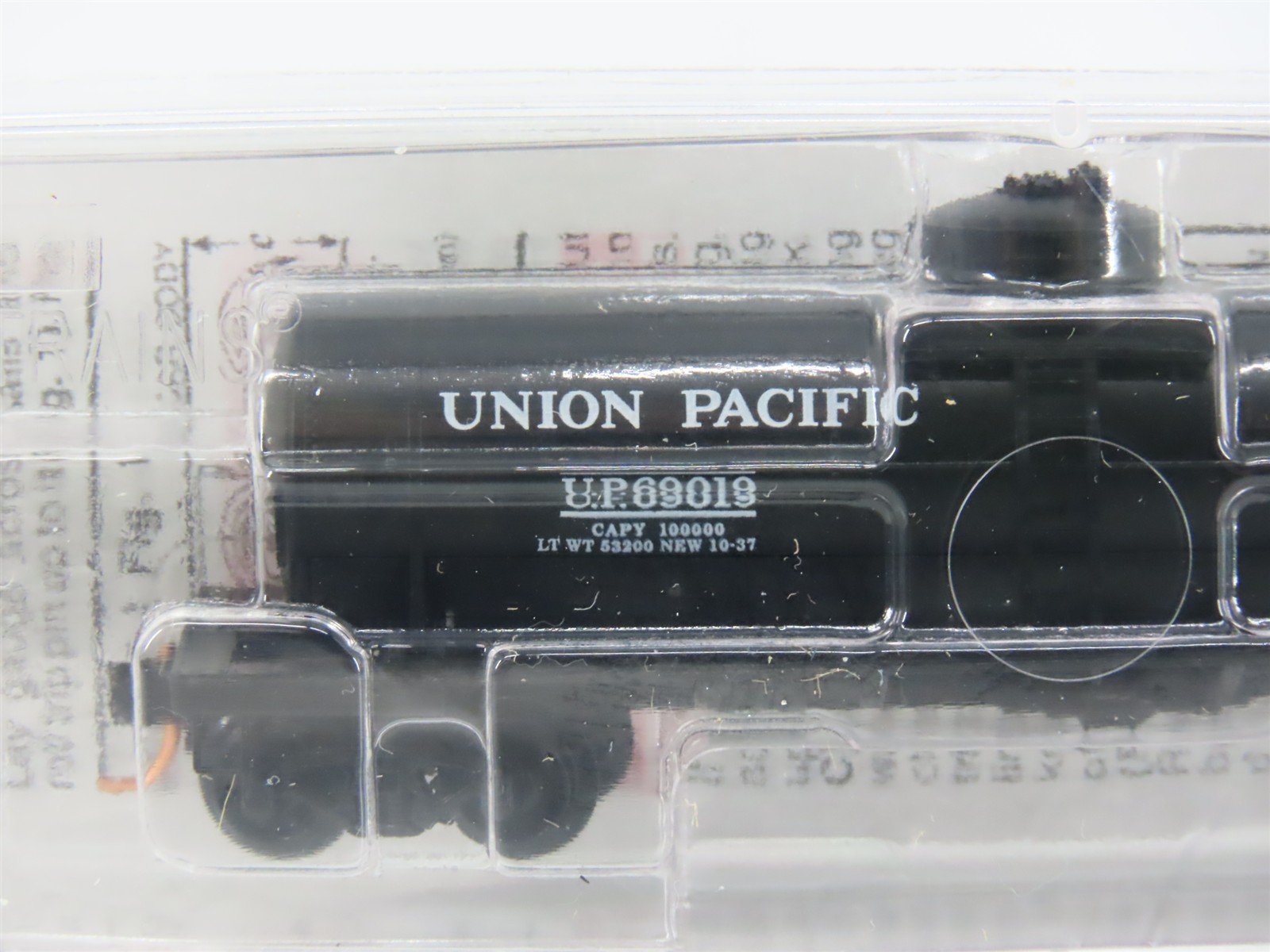 N Scale Micro-Trains MTL 65180 UP Union Pacific 39' Single Dome Tank Car RTR