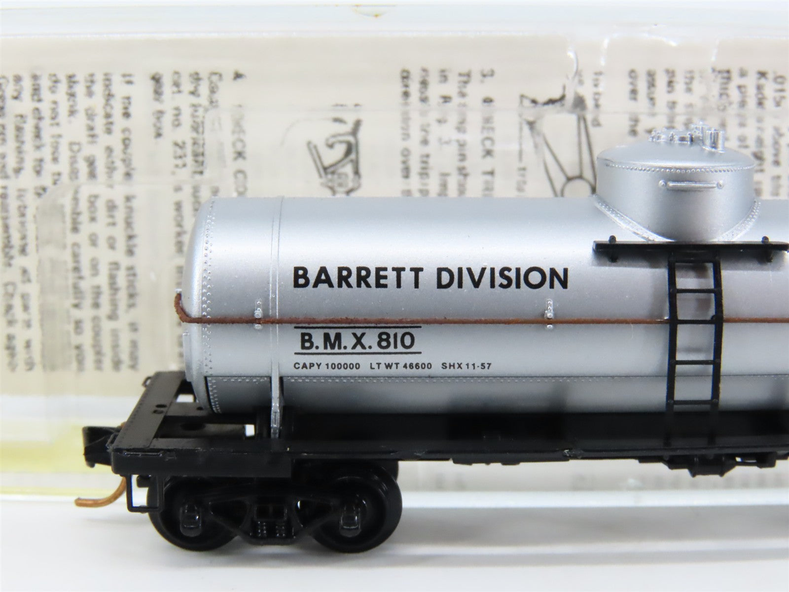 N Scale Micro-Trains MTL 65210 BMX Barrett Division 39' Tank Car 810 RTR