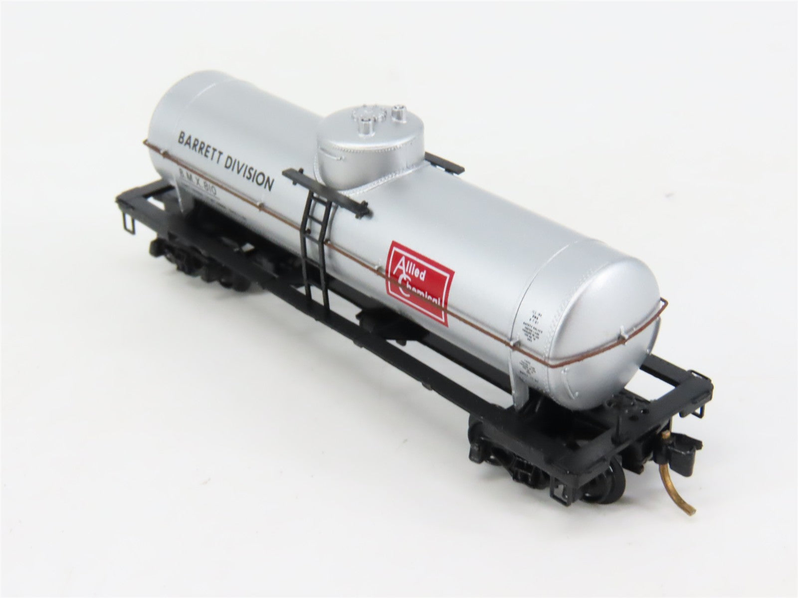 N Scale Micro-Trains MTL 65210 BMX Barrett Division 39' Tank Car 810 RTR