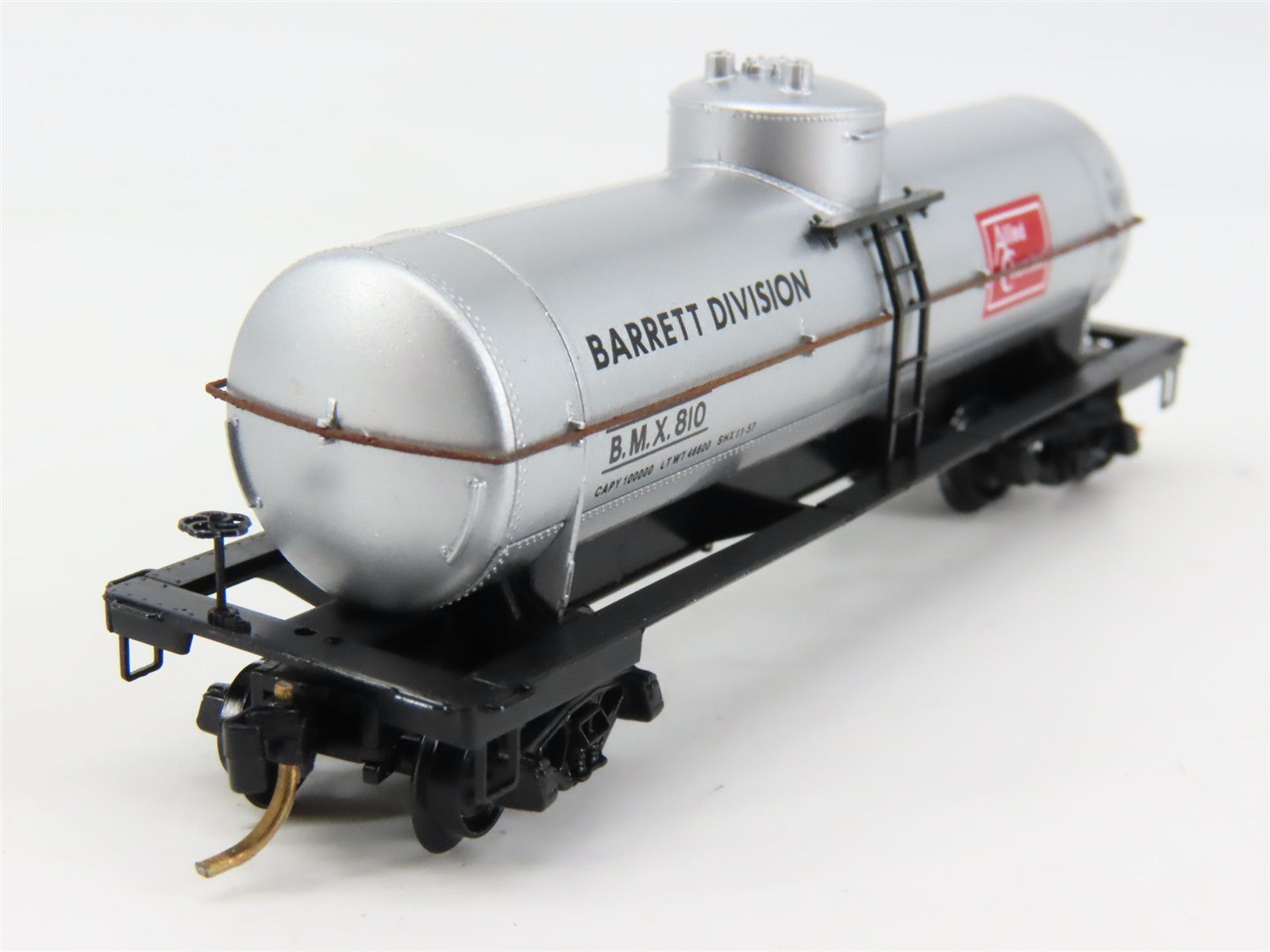 N Scale Micro-Trains MTL 65210 BMX Barrett Division 39' Tank Car 810 RTR