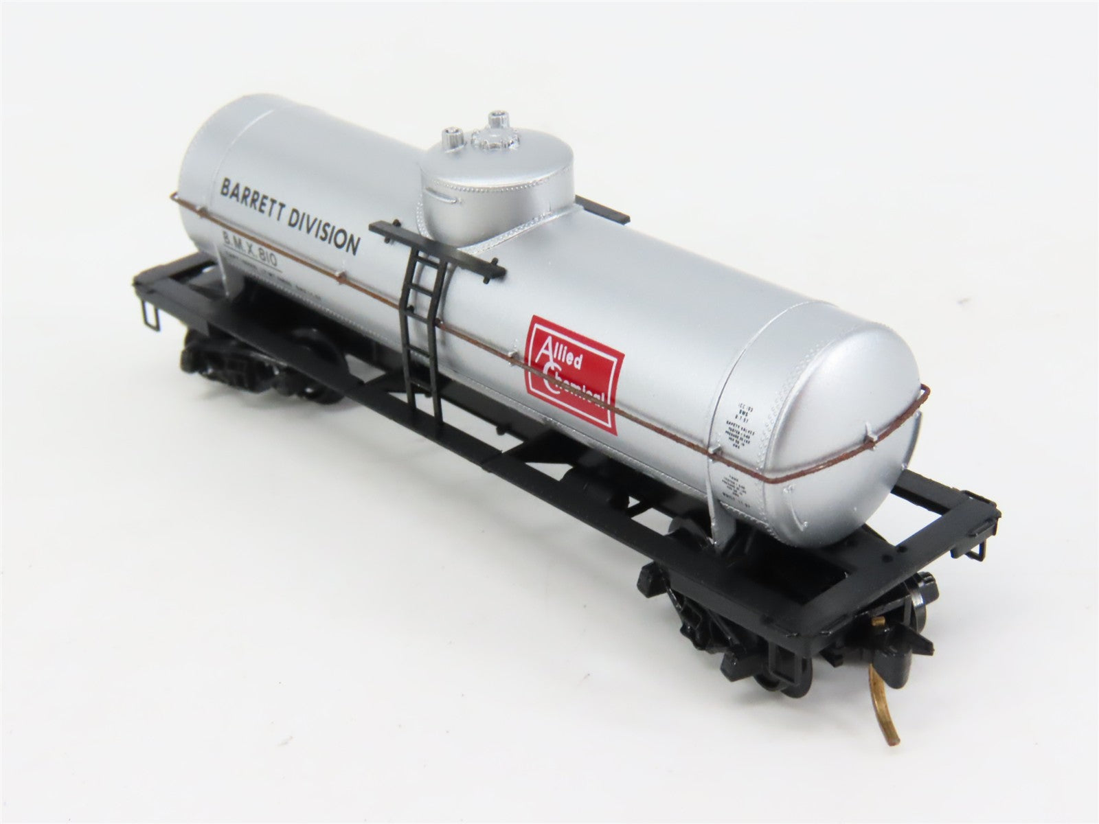 N Scale Micro-Trains MTL 65210 BMX Barrett Division 39' Tank Car 810 RTR