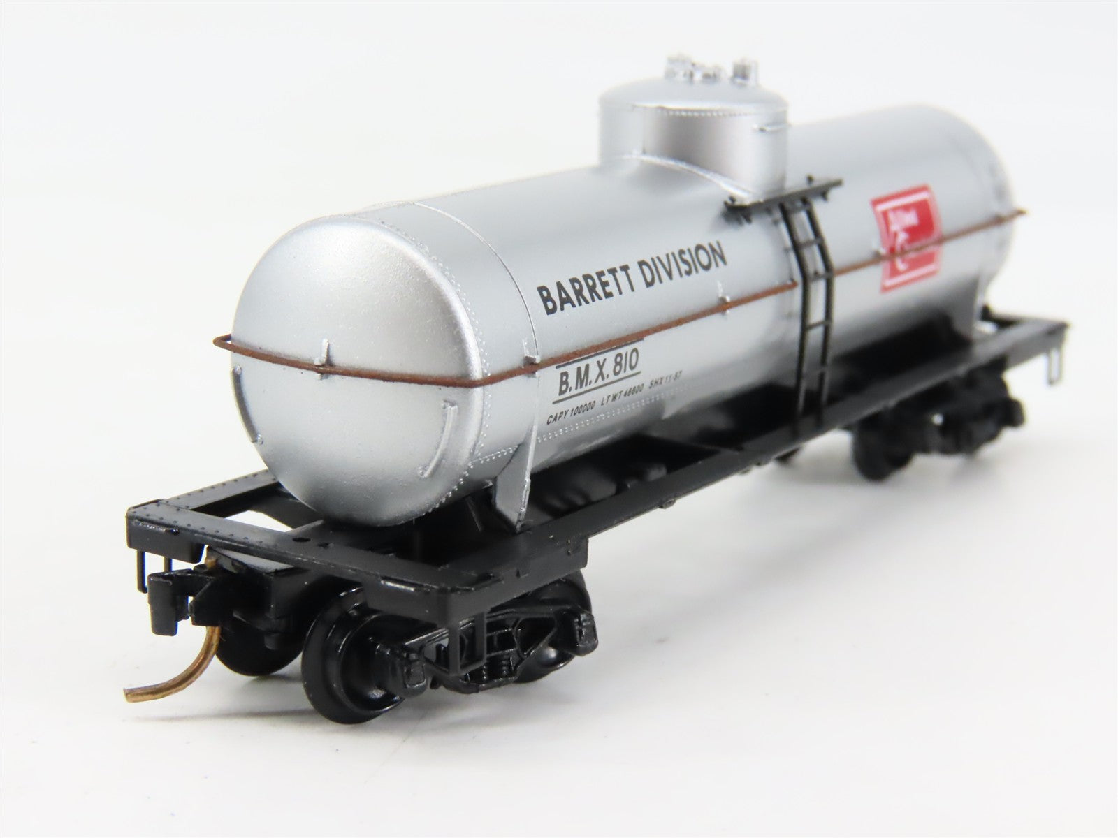 N Scale Micro-Trains MTL 65210 BMX Barrett Division 39' Single Dome Tank Car RTR