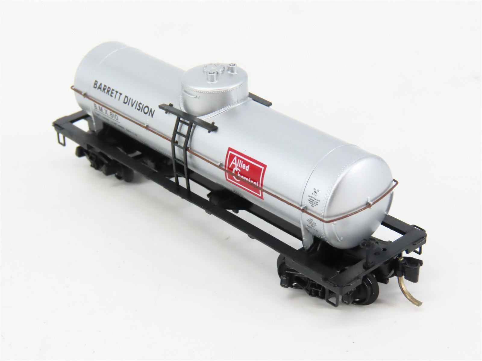 N Scale Micro-Trains MTL 65210 BMX Barrett Division 39' Single Dome Tank Car RTR